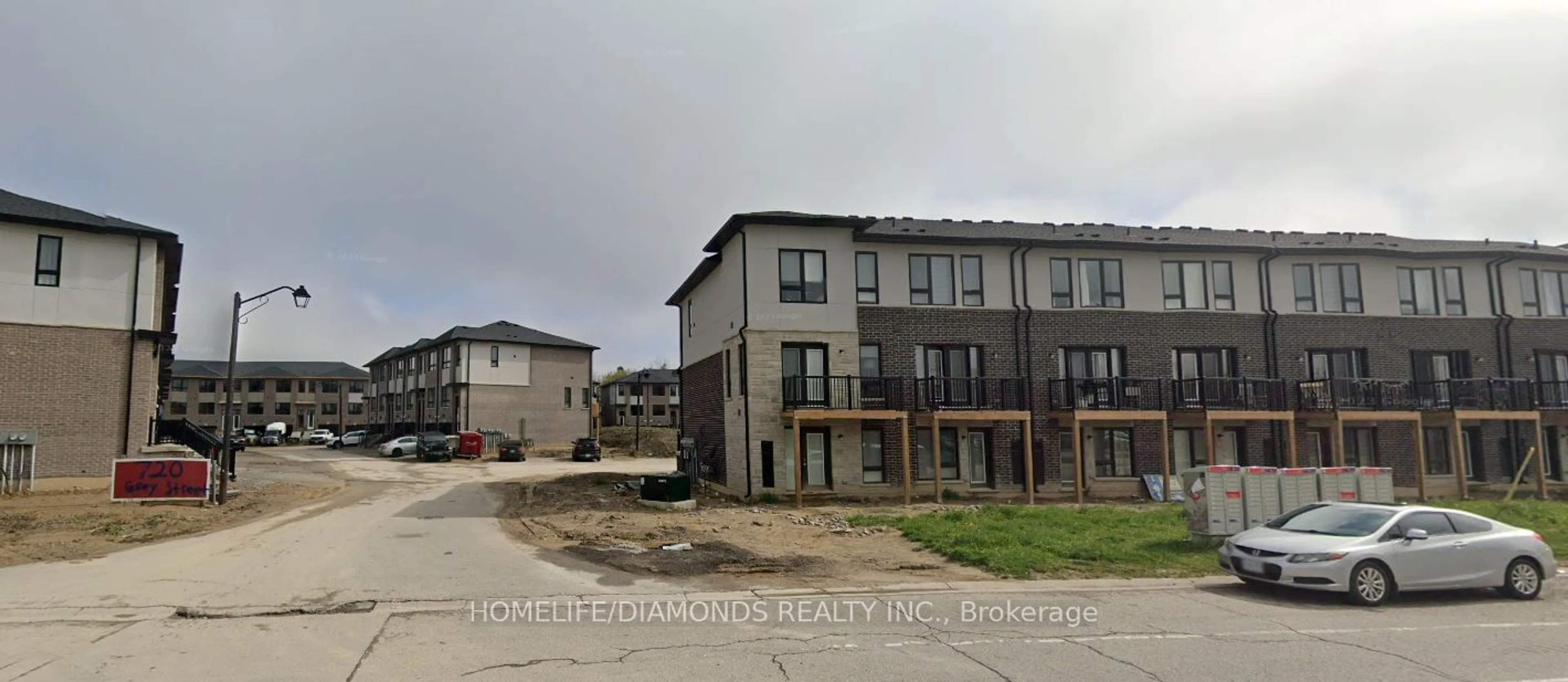 A pic from exterior of the house or condo for 720 GREY St #6, Brantford Ontario N3S 7L4