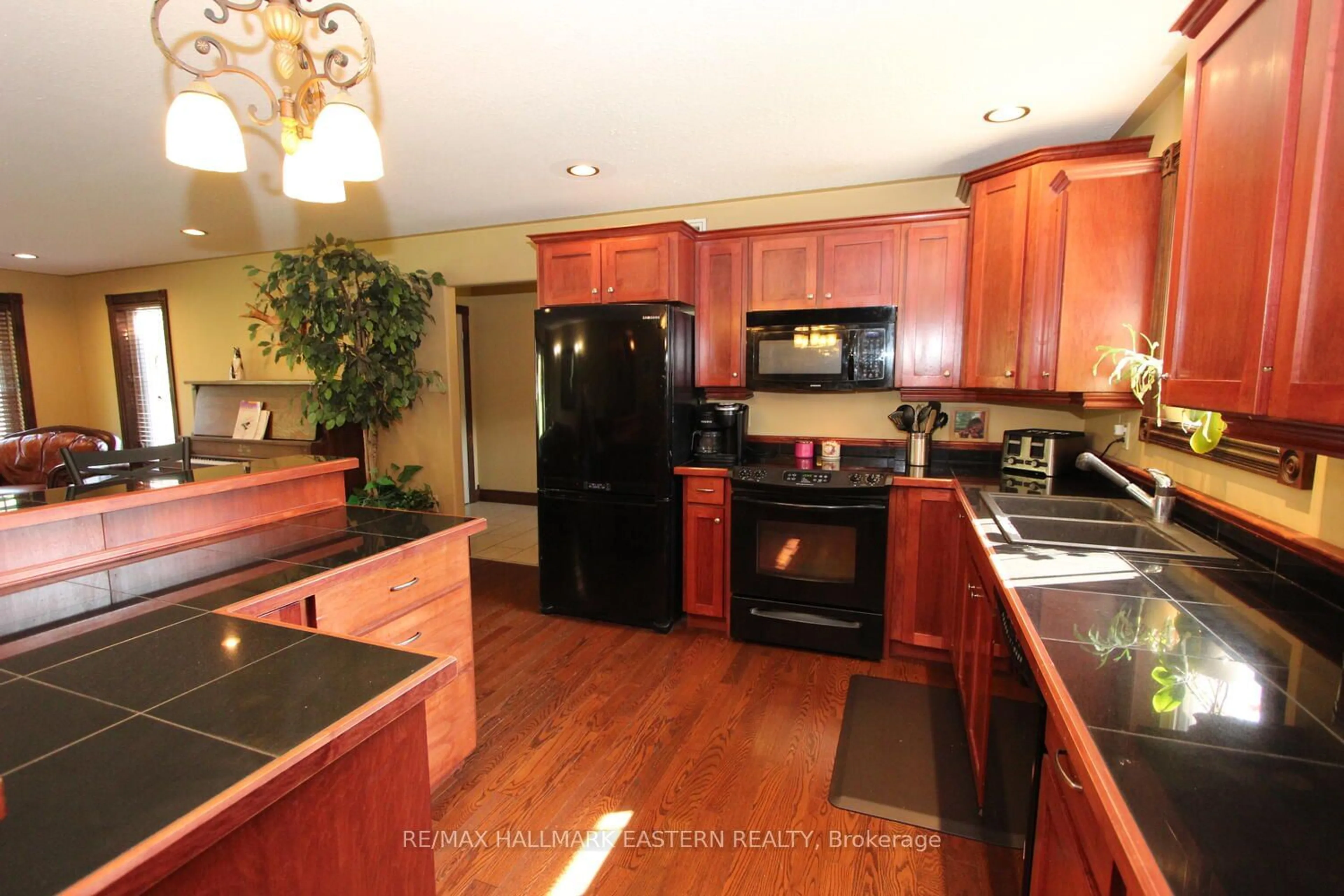 Standard kitchen, wood floors, cottage for 729 11th Line, Trent Hills Ontario K0L 1Y0