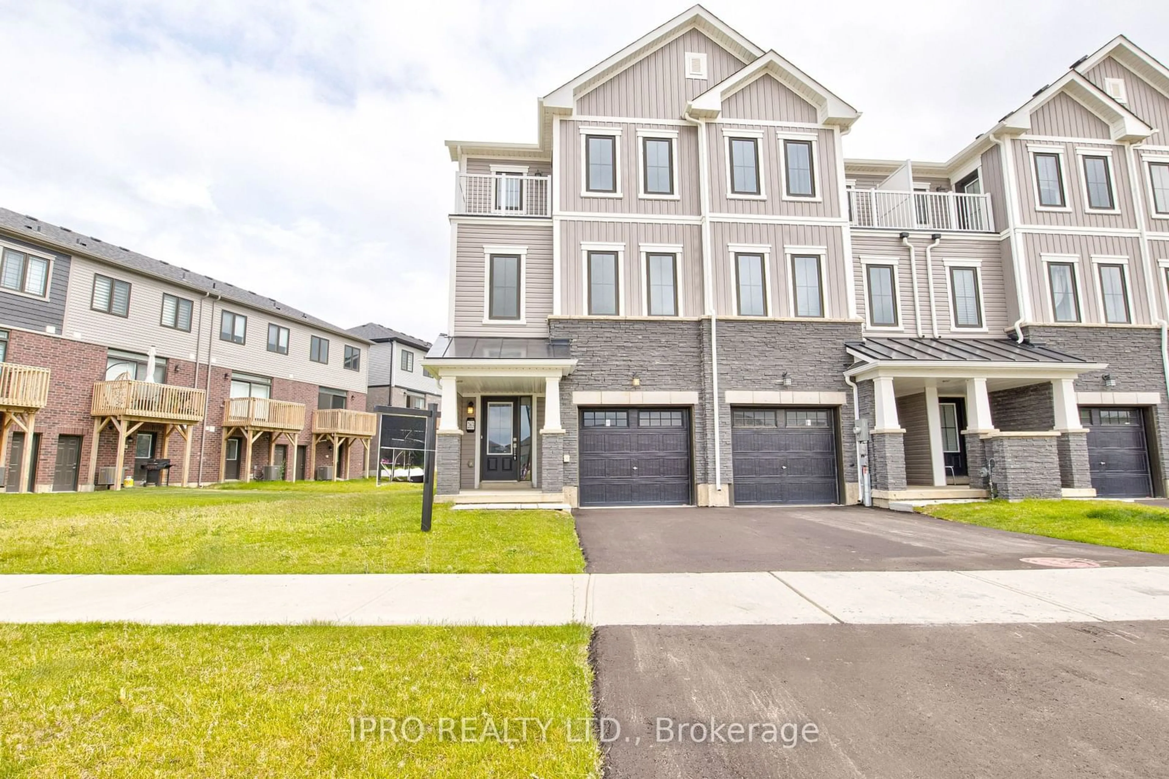 A pic from exterior of the house or condo, the street view for 263 Gillespie Dr, Brantford Ontario N3T 0W8