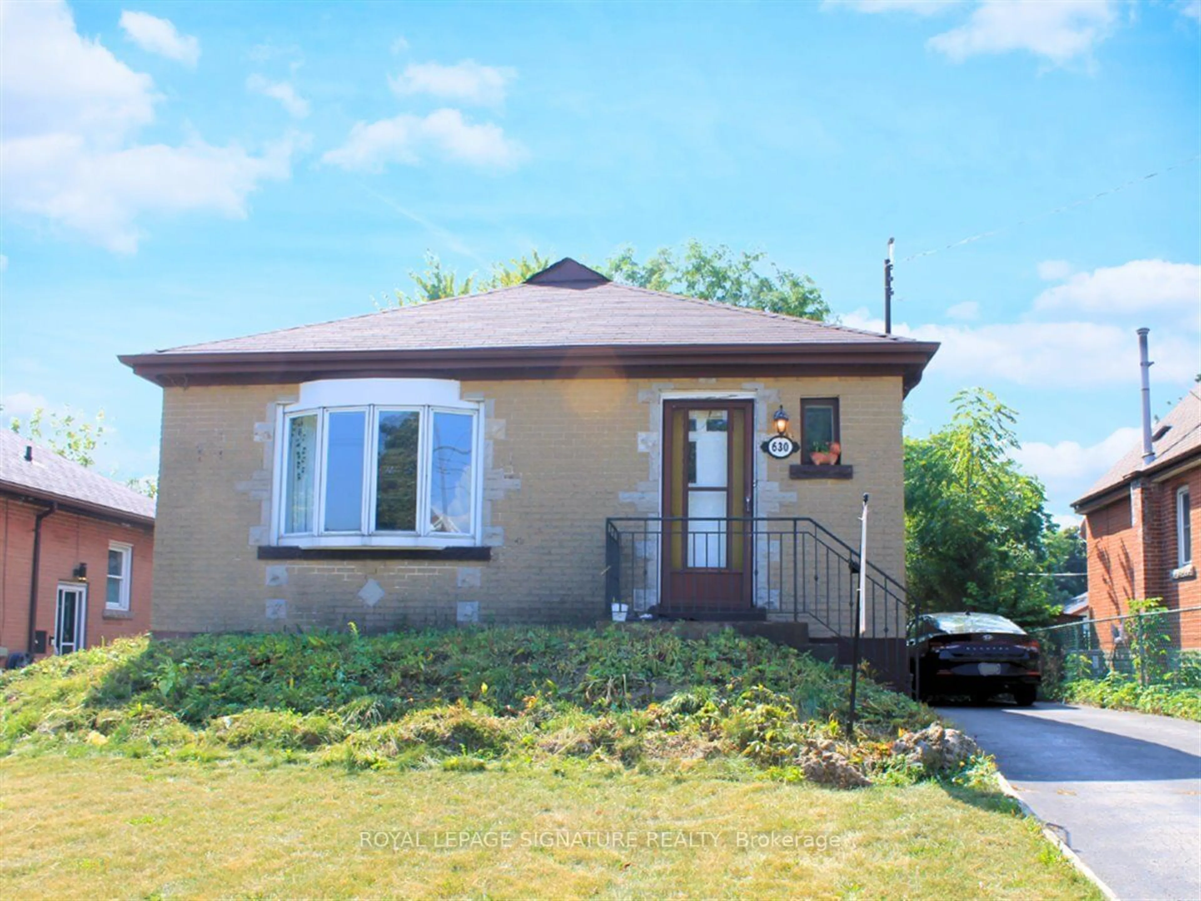 Frontside or backside of a home for 630 Fennell Ave, Hamilton Ontario L8V 1T5