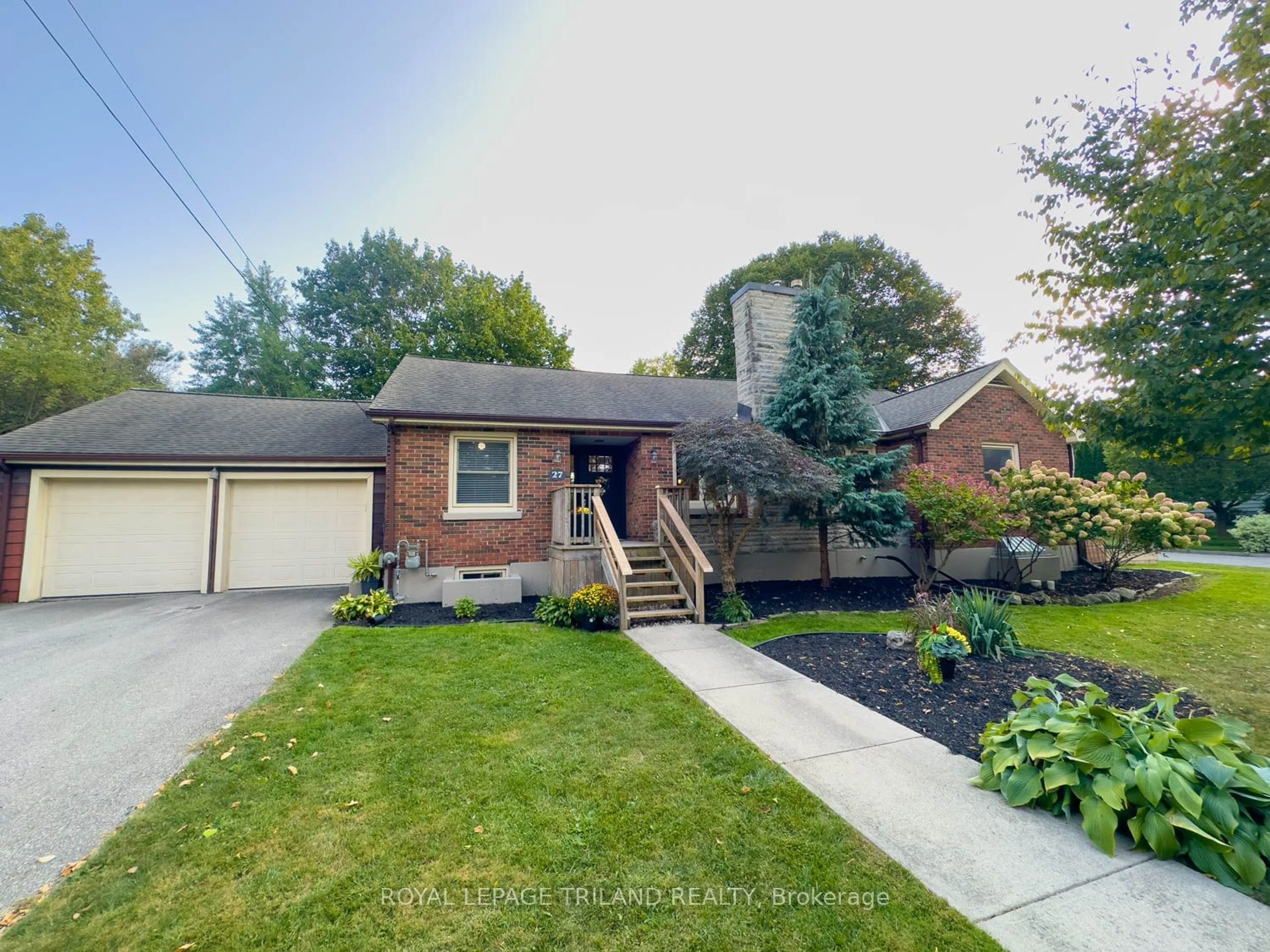 Frontside or backside of a home for 27 Duchess Ave, London Ontario N6C 1N3