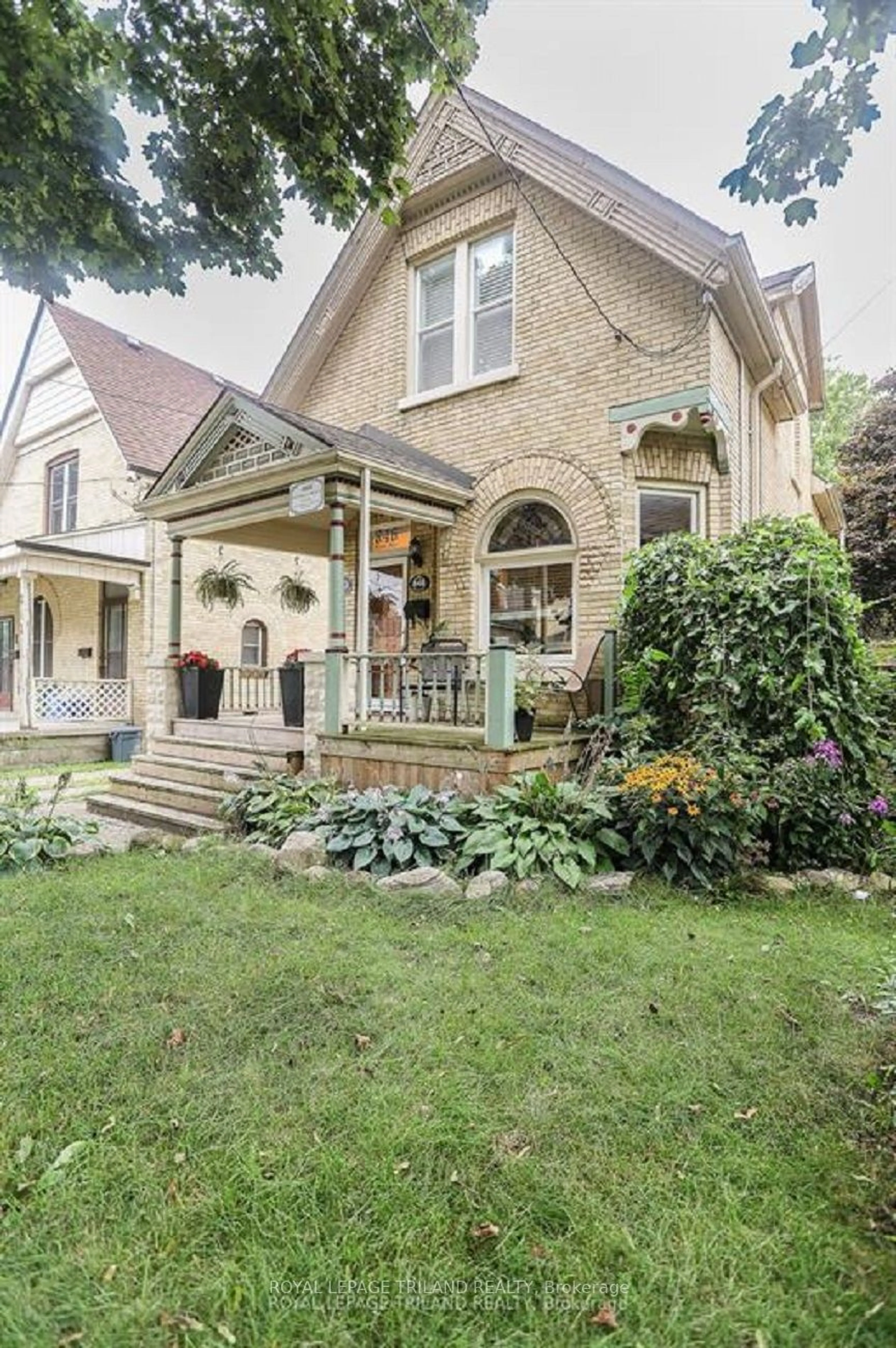 Frontside or backside of a home for 846 Lorne Ave, London Ontario N5W 3K8