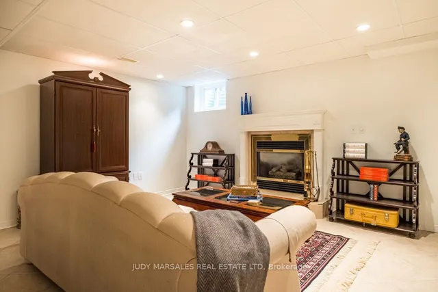 Additional property image - 4 Knollwood Crt