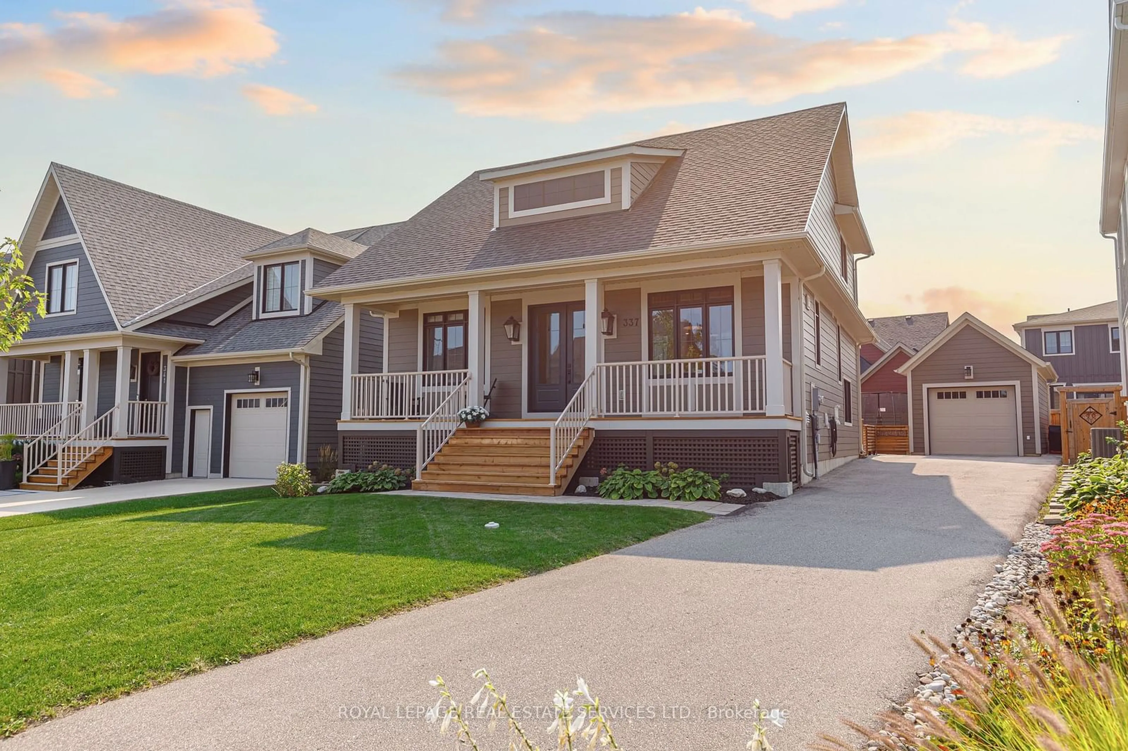 Frontside or backside of a home, cottage for 337 Yellow Birch Cres, Blue Mountains Ontario L9Y 0Y5