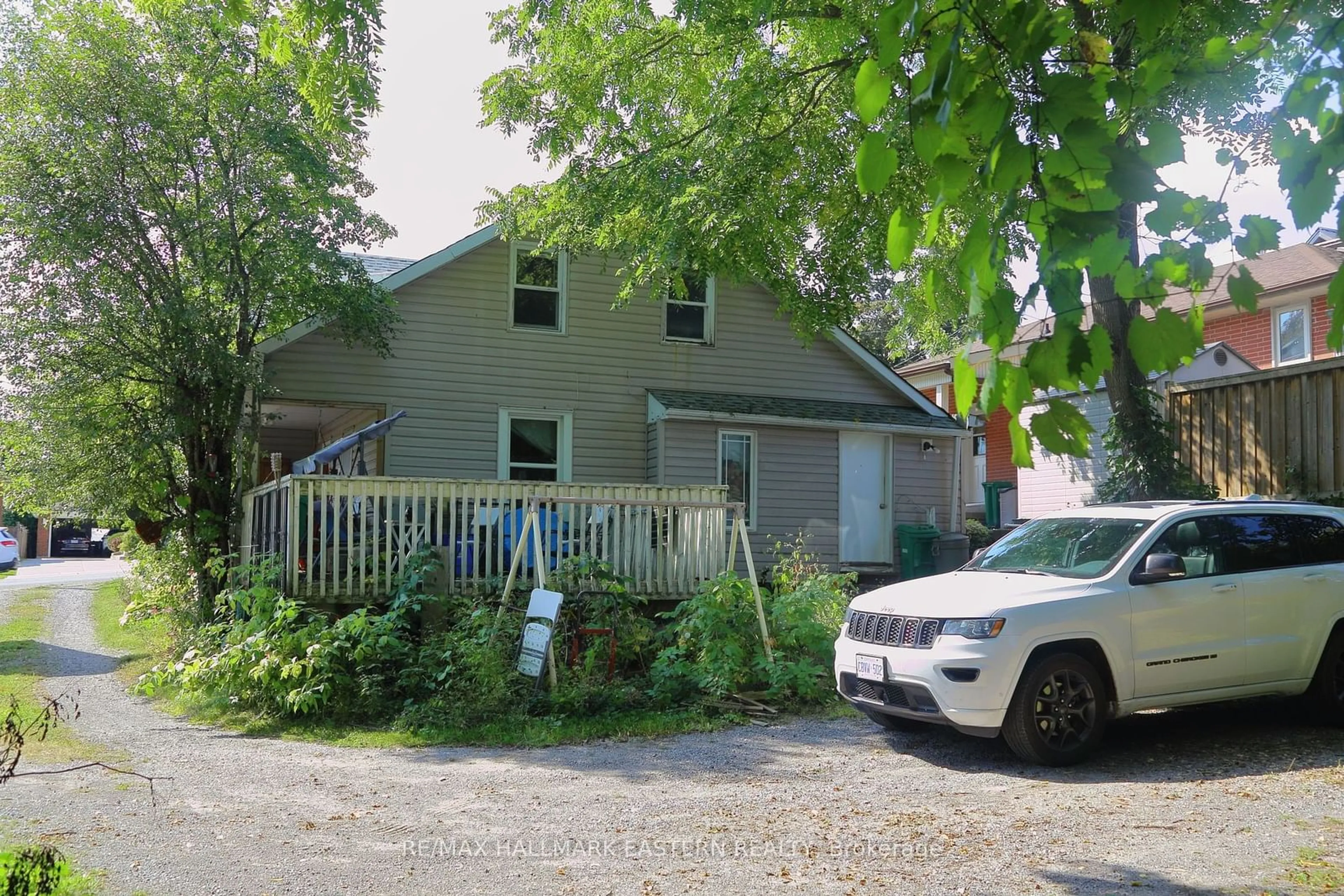 A pic from exterior of the house or condo, the street view for 284 Rogers St, Peterborough Ontario K9H 1W3