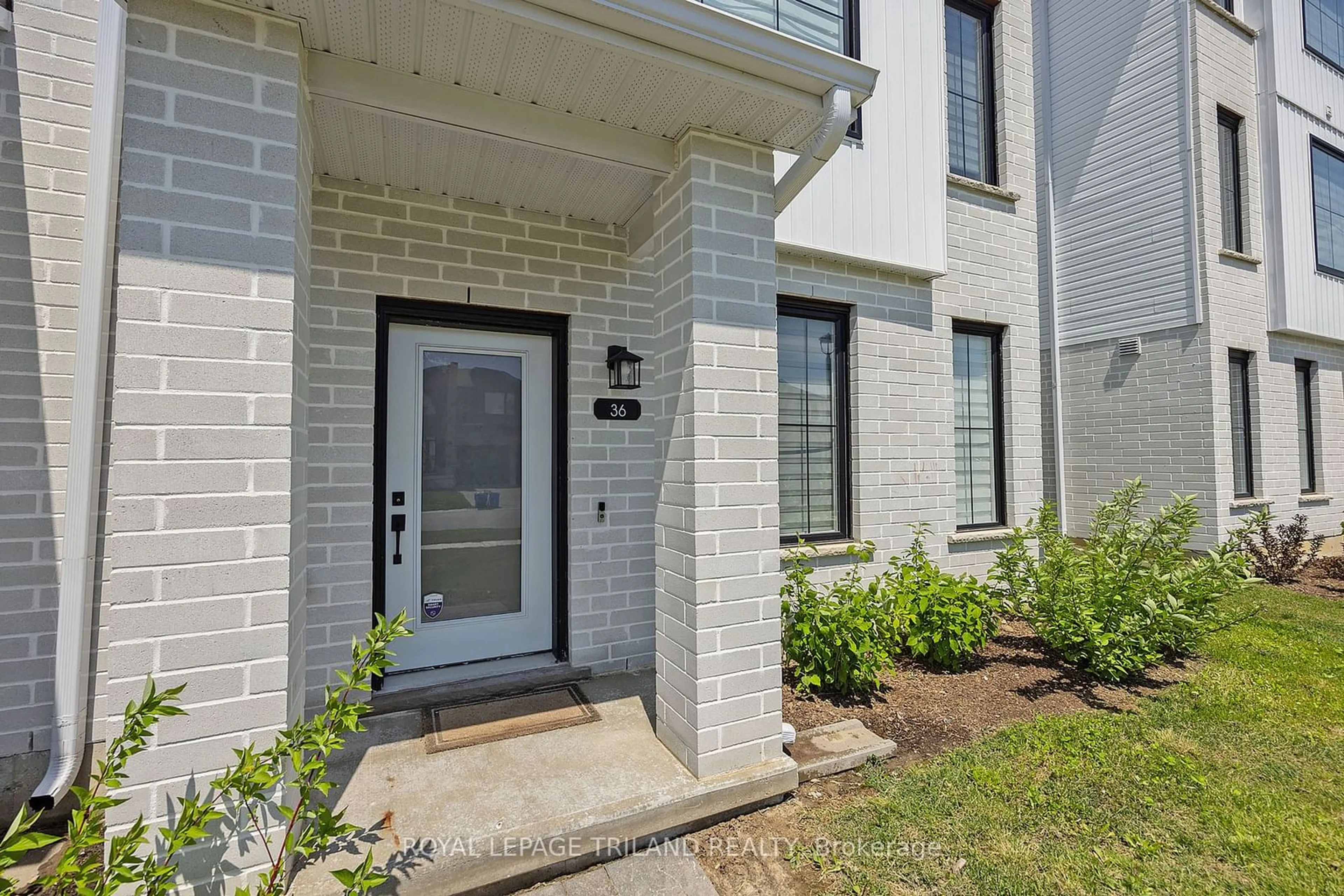 A pic from exterior of the house or condo, the street view for 1781 HENRICA Ave #36, London Ontario N6H 5K3