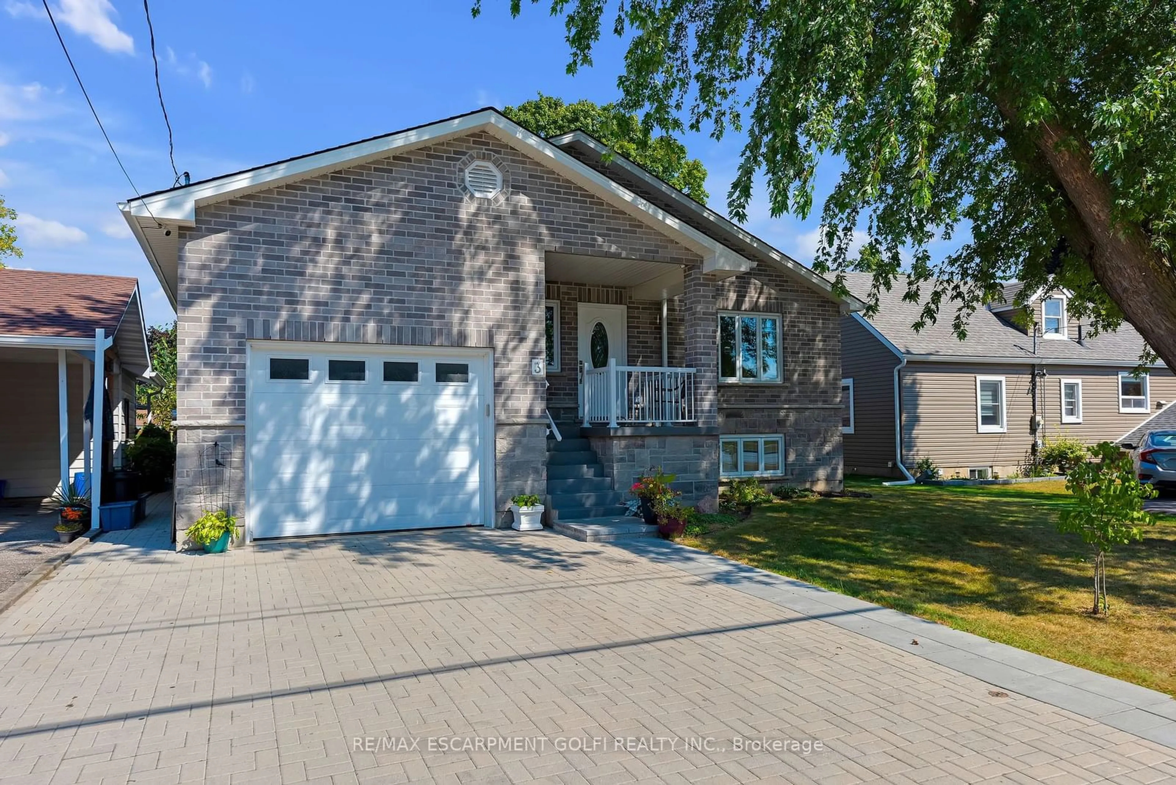 Frontside or backside of a home for 3 Morton Ave, Brantford Ontario N3R 2N4