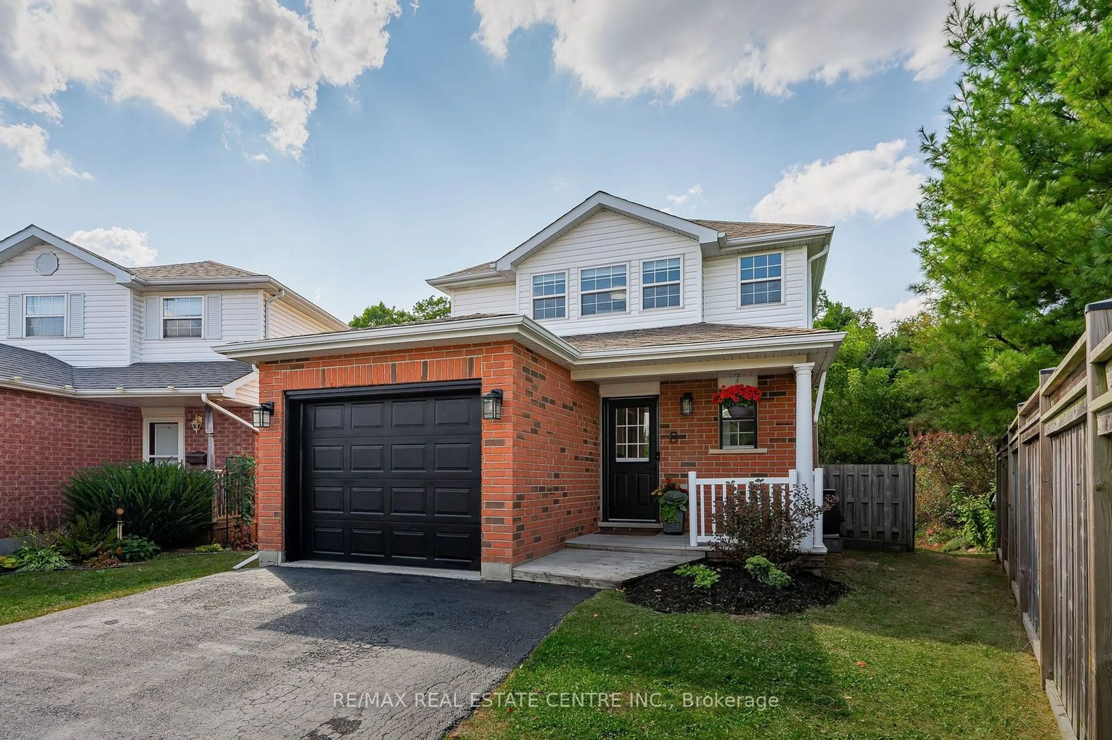 Home with brick exterior material for 8 Jordan Dr, Cambridge Ontario N3C 4E1