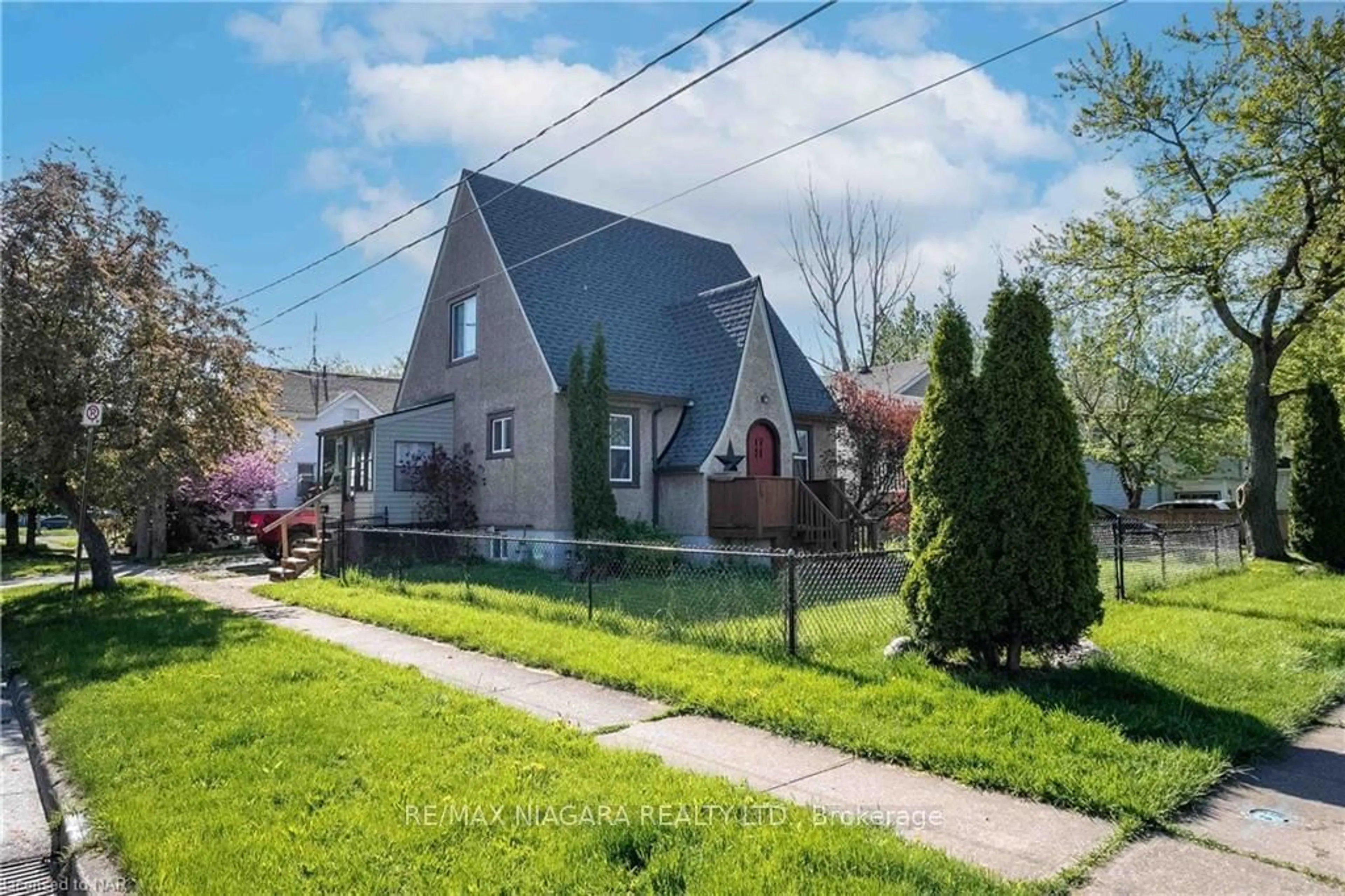 Frontside or backside of a home for 48 Myrtle Ave, Welland Ontario L3B 2B1