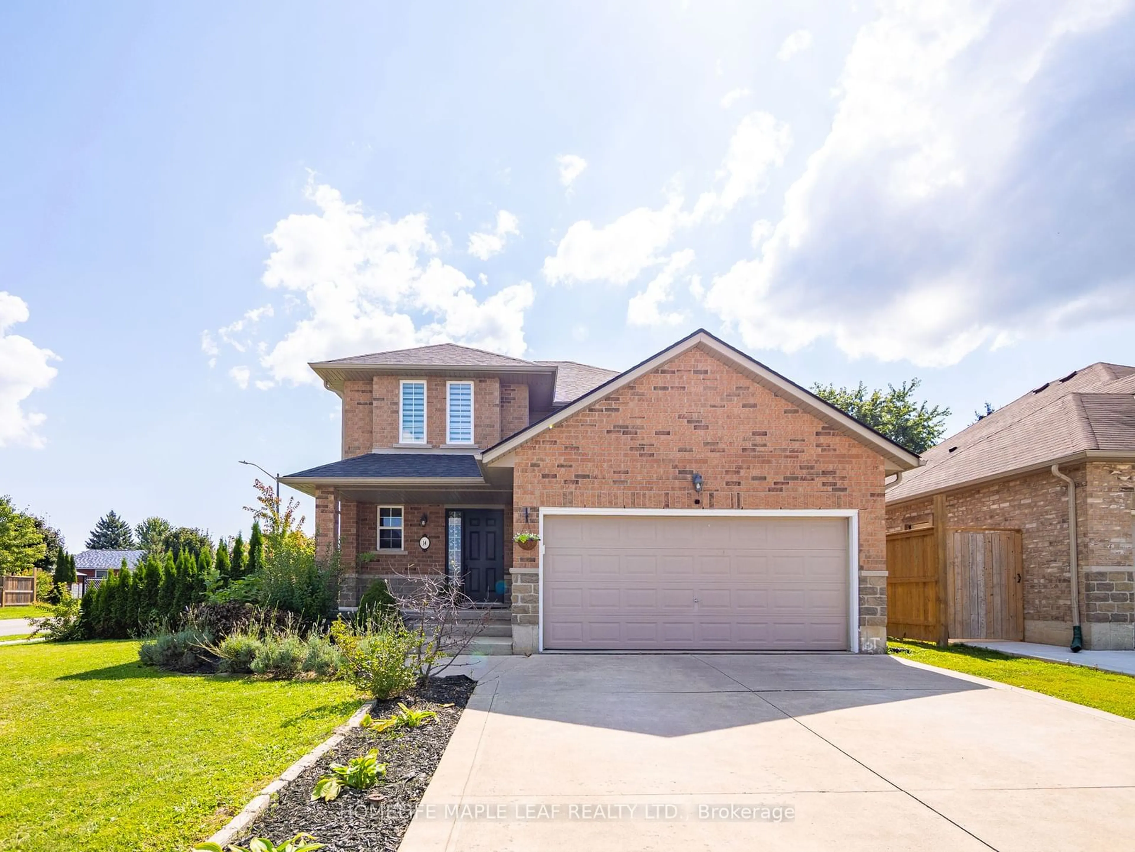 Home with brick exterior material for 14 Pike Creek Dr, Haldimand Ontario N0A 1E0