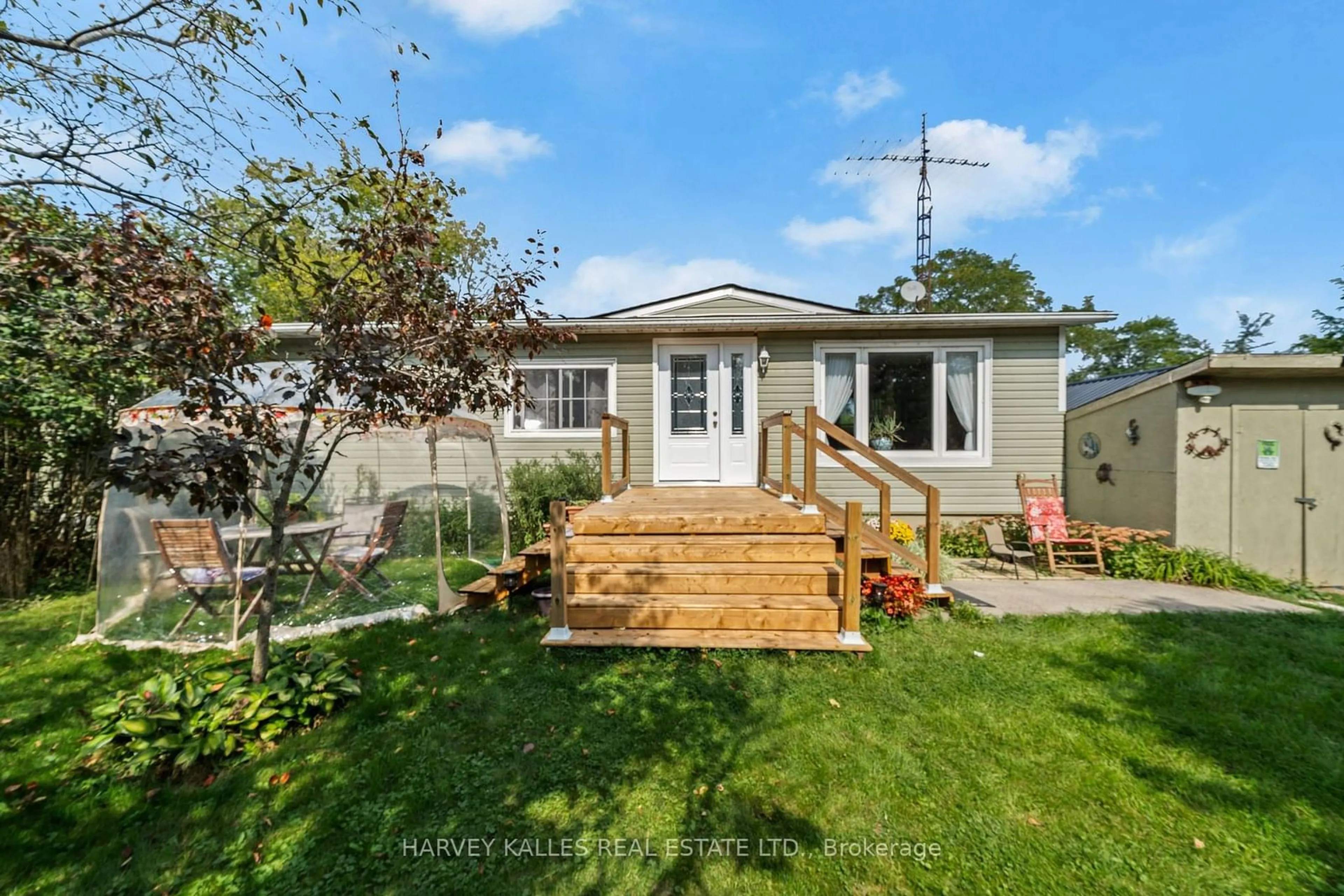 Frontside or backside of a home for 10 Lakeside Dr, Prince Edward County Ontario K0K 1T0