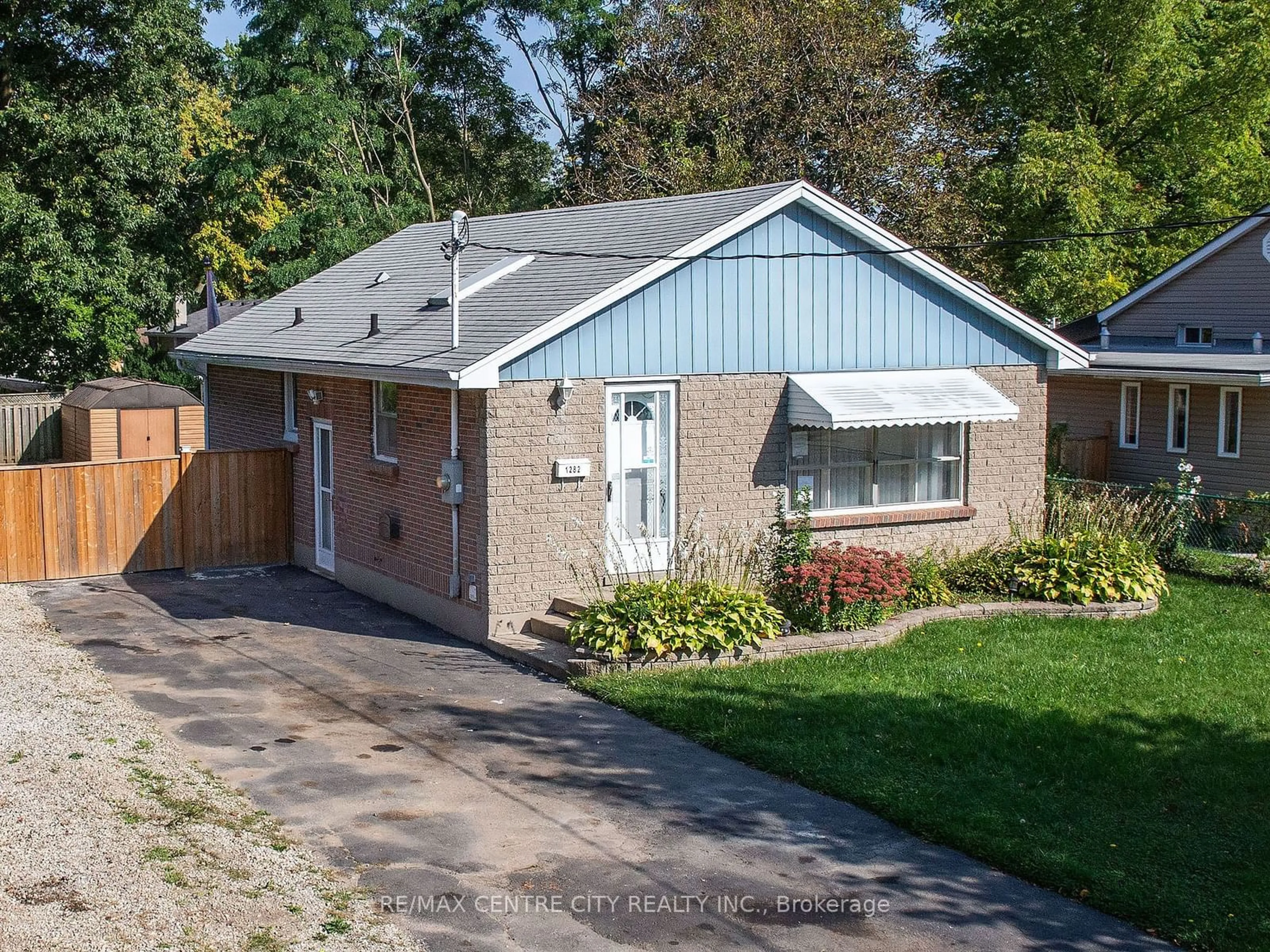 Frontside or backside of a home for 1282 Hillcrest Ave, London Ontario N5Y 4N4