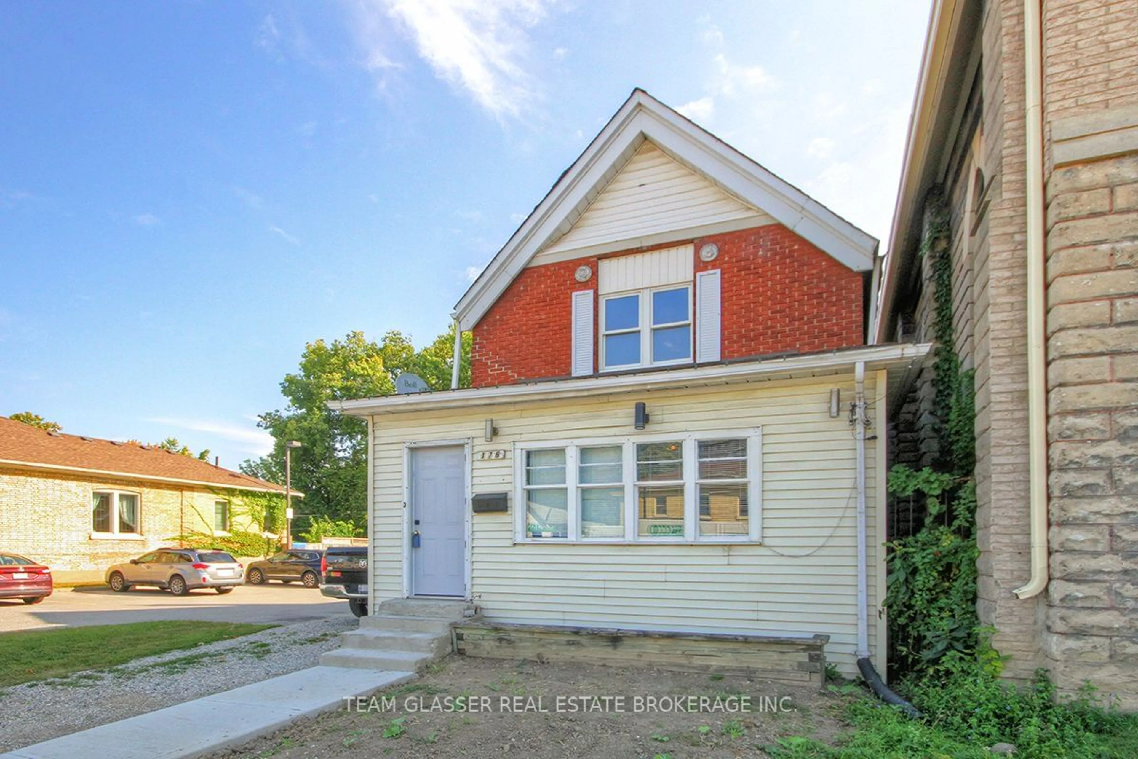 Frontside or backside of a home, the street view for 178 WELLINGTON St, London Ontario N6B 2L1