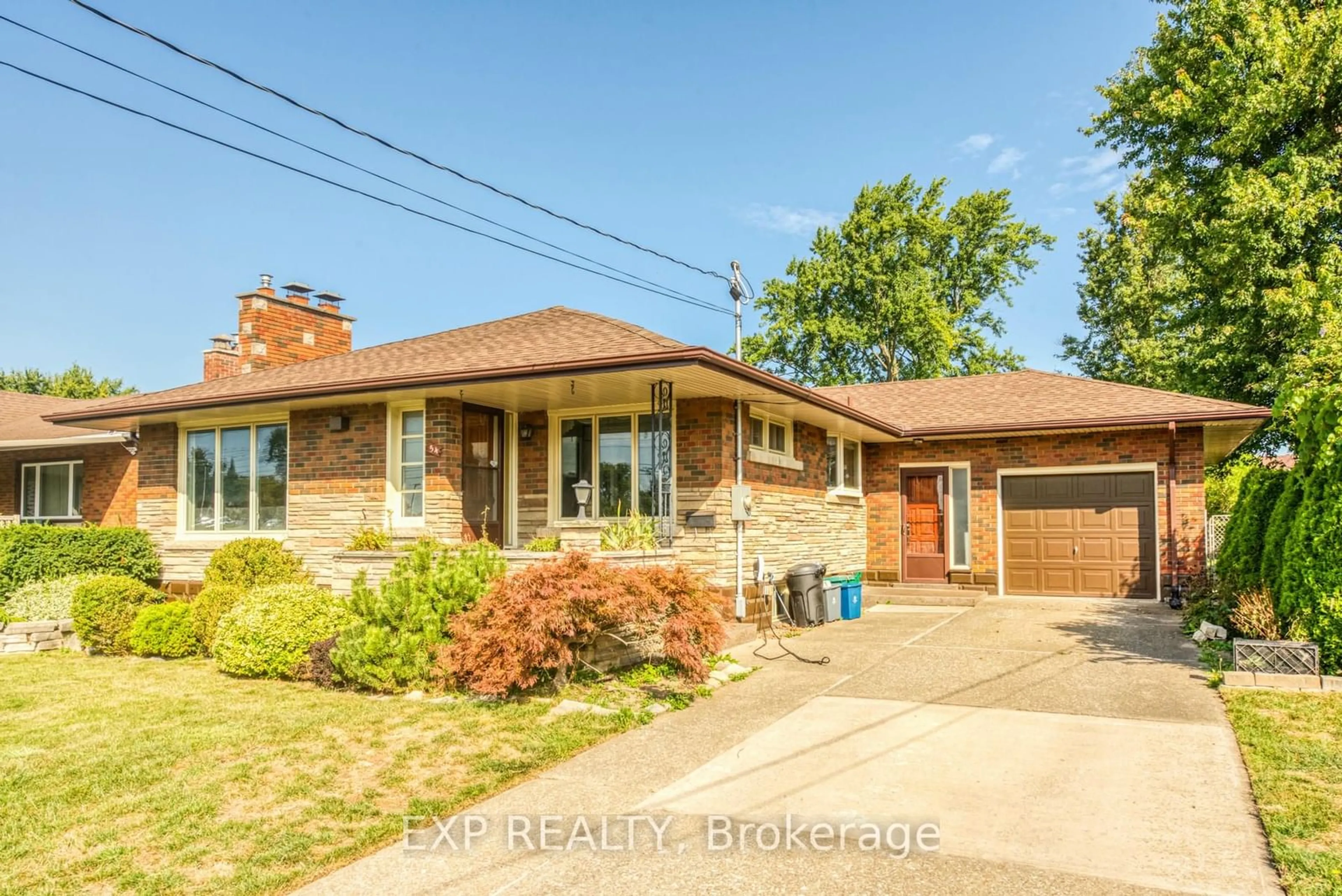 Frontside or backside of a home for 54 Third St, Welland Ontario L3B 4W4