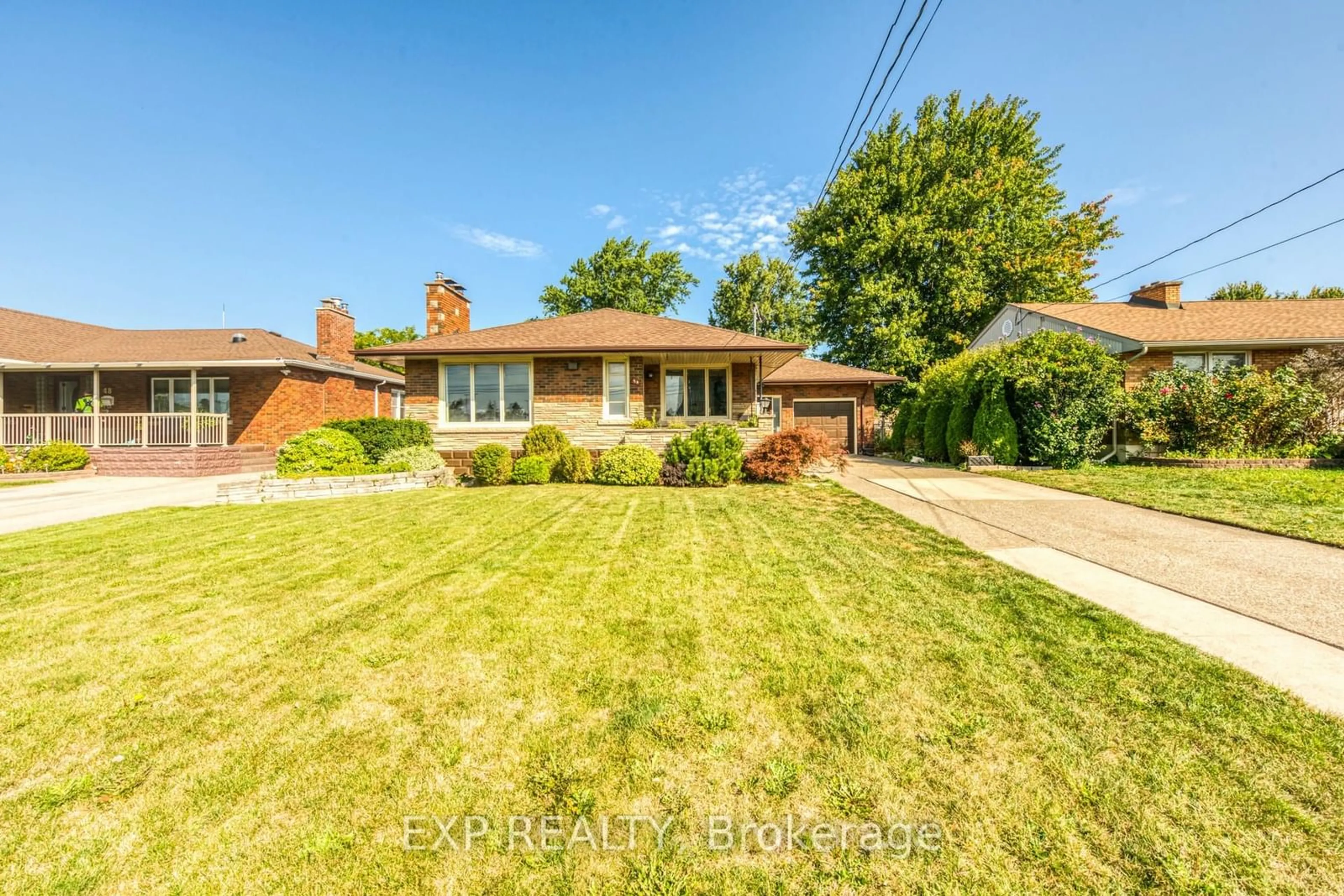 Frontside or backside of a home, the street view for 54 Third St, Welland Ontario L3B 4W4