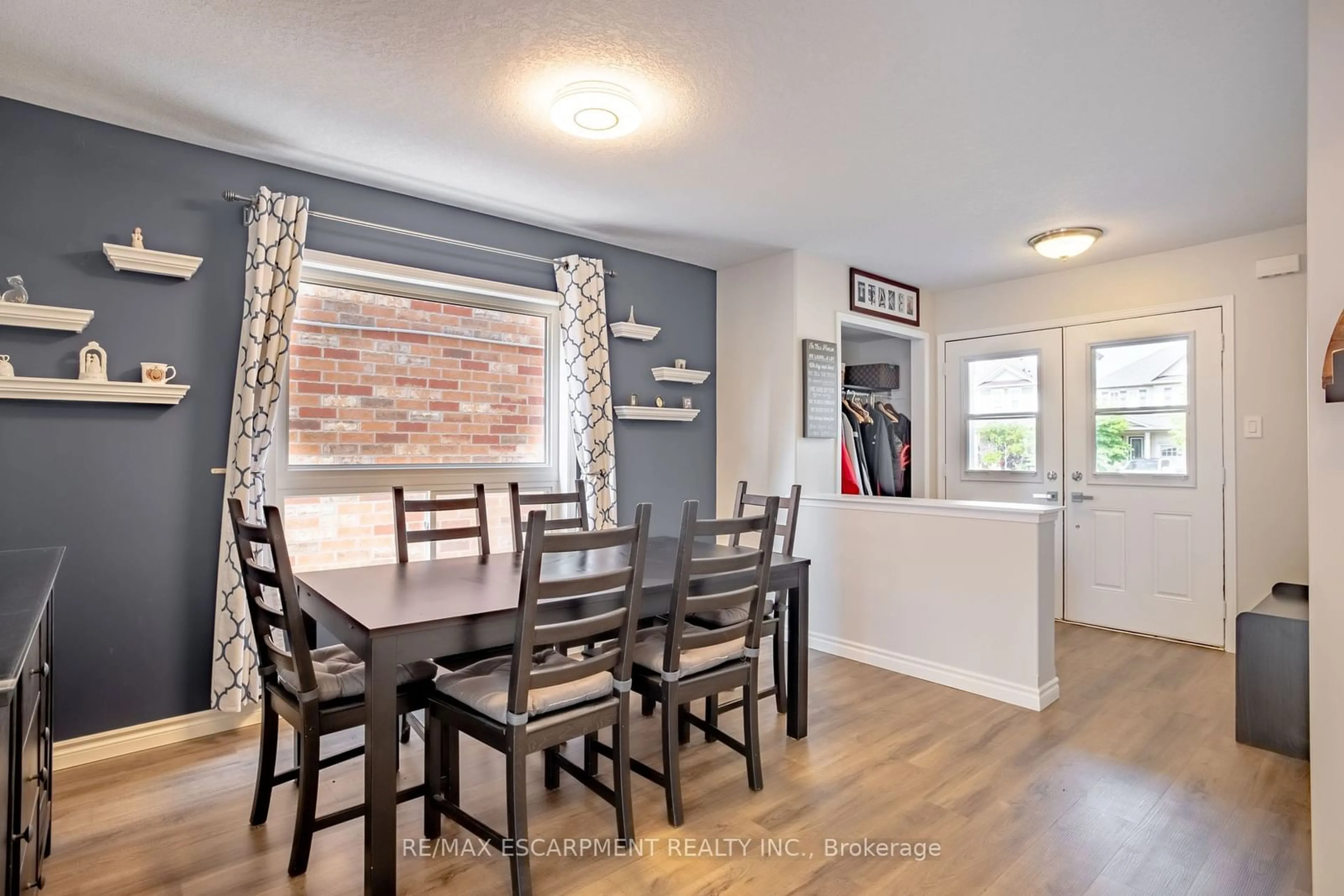 Dining room, wood floors, cottage for 93 BRADLEY Ave, Hamilton Ontario L0R 1C0