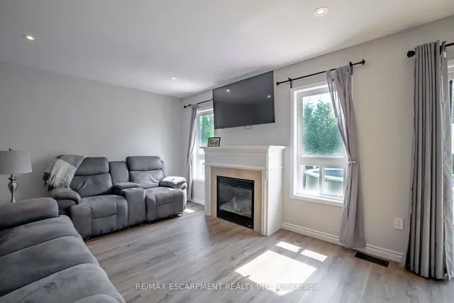 Additional property image - 93 BRADLEY Ave