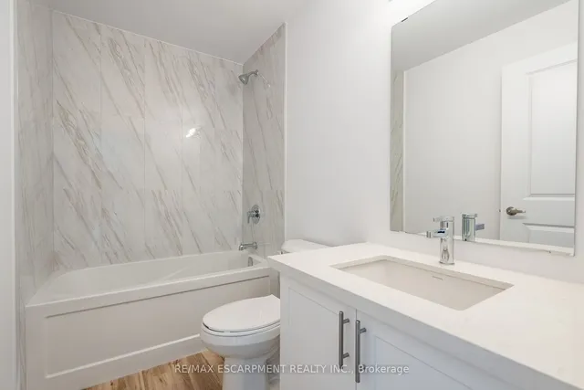 Additional property image - 470 DUNDAS St Unit 902