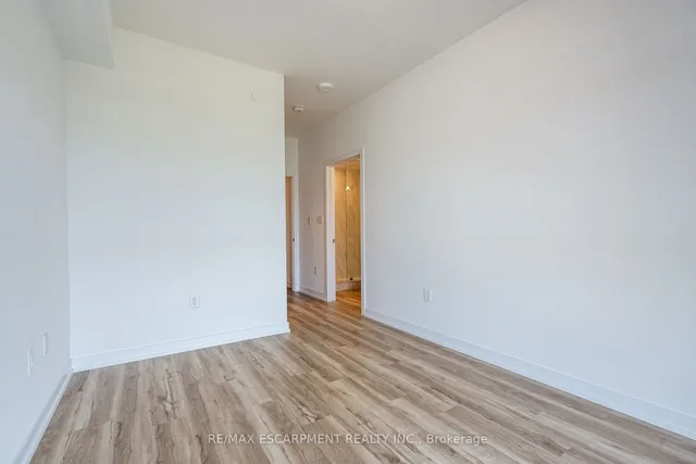 Additional property image - 470 DUNDAS St Unit 902