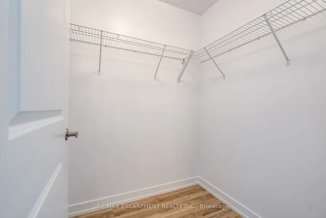 Additional property image - 470 DUNDAS St Unit 902