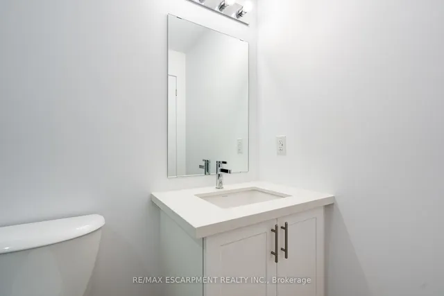 Additional property image - 470 DUNDAS St Unit 902