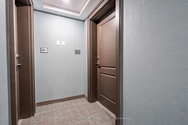 Additional property image - 470 DUNDAS St Unit 902