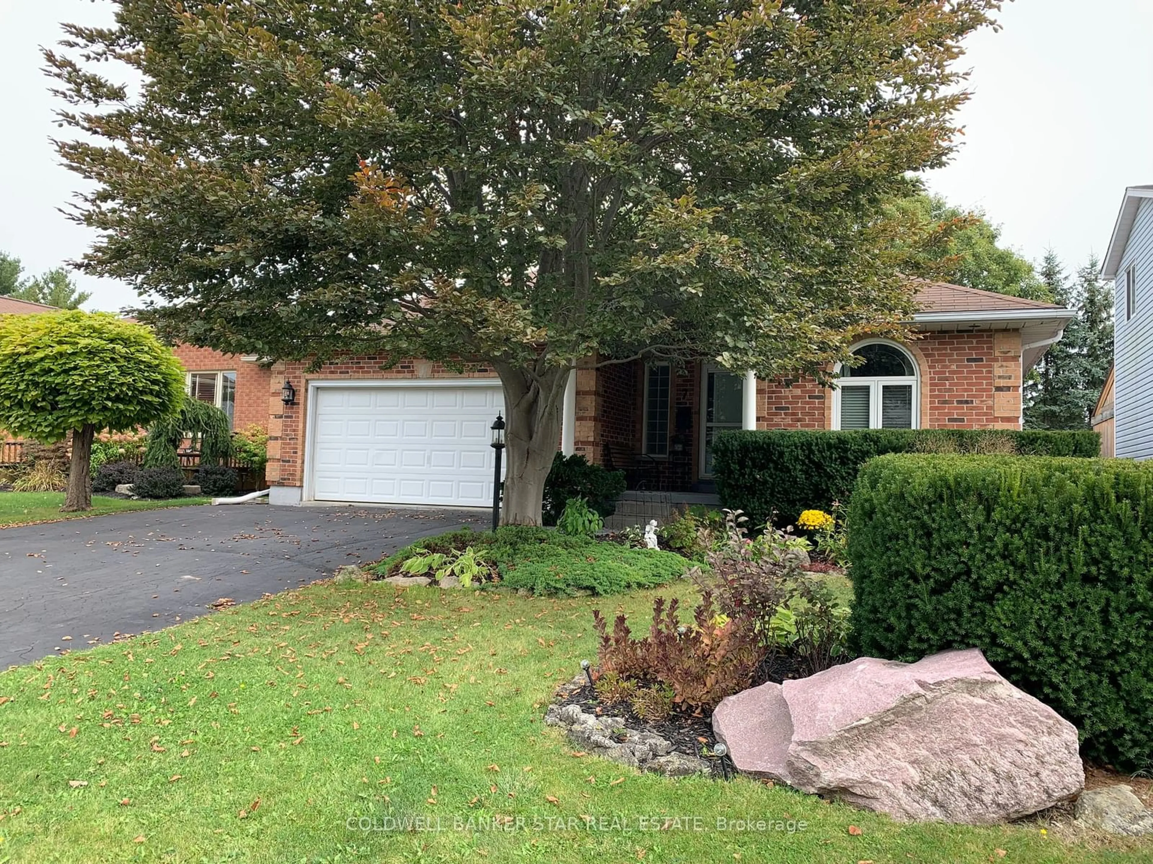 Frontside or backside of a home, cottage for 7 Wright Cres, St. Thomas Ontario N5P 4H9