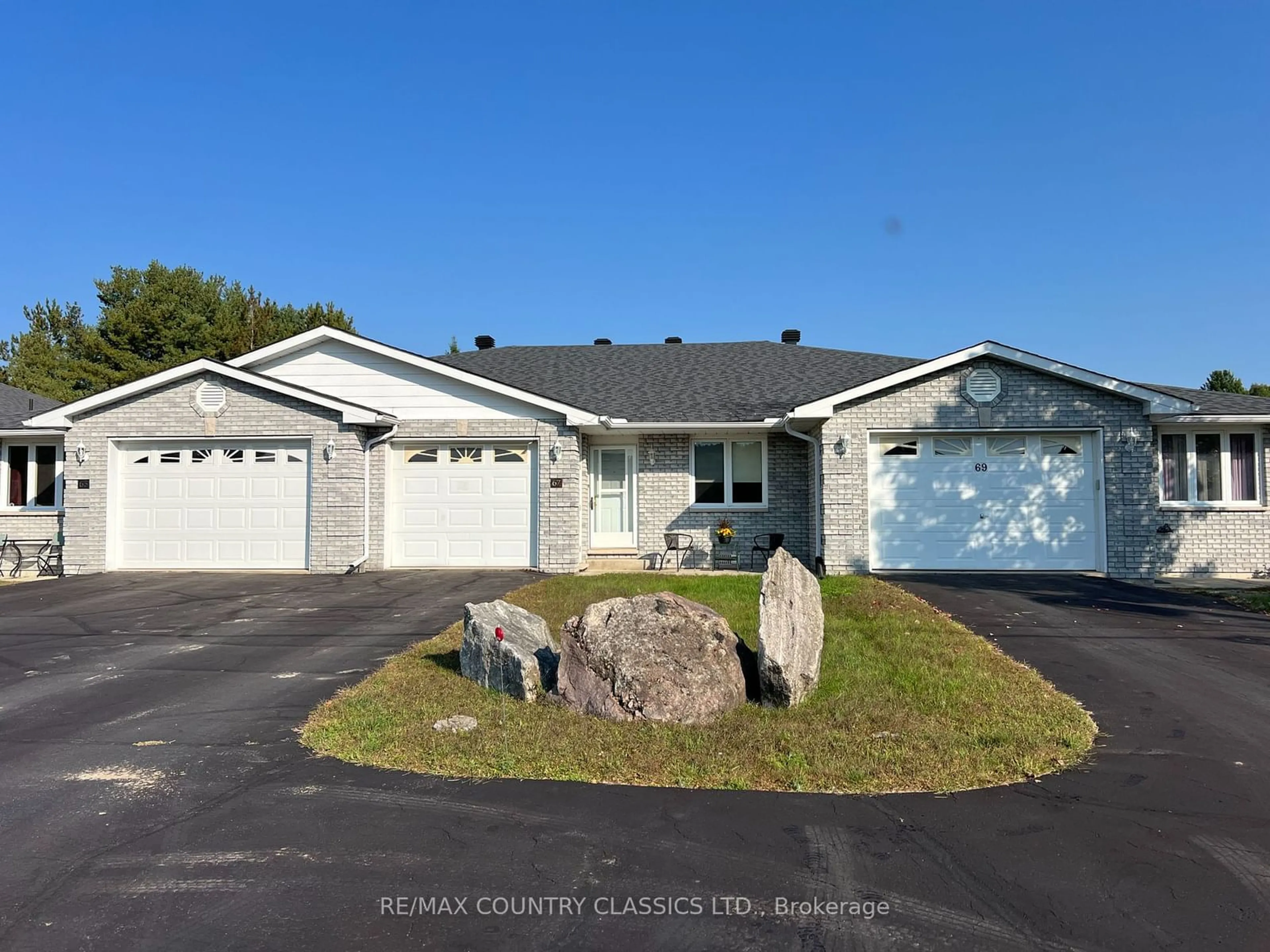 Frontside or backside of a home, cottage for 67 Fairway Blvd #8, Bancroft Ontario K0L 1C0