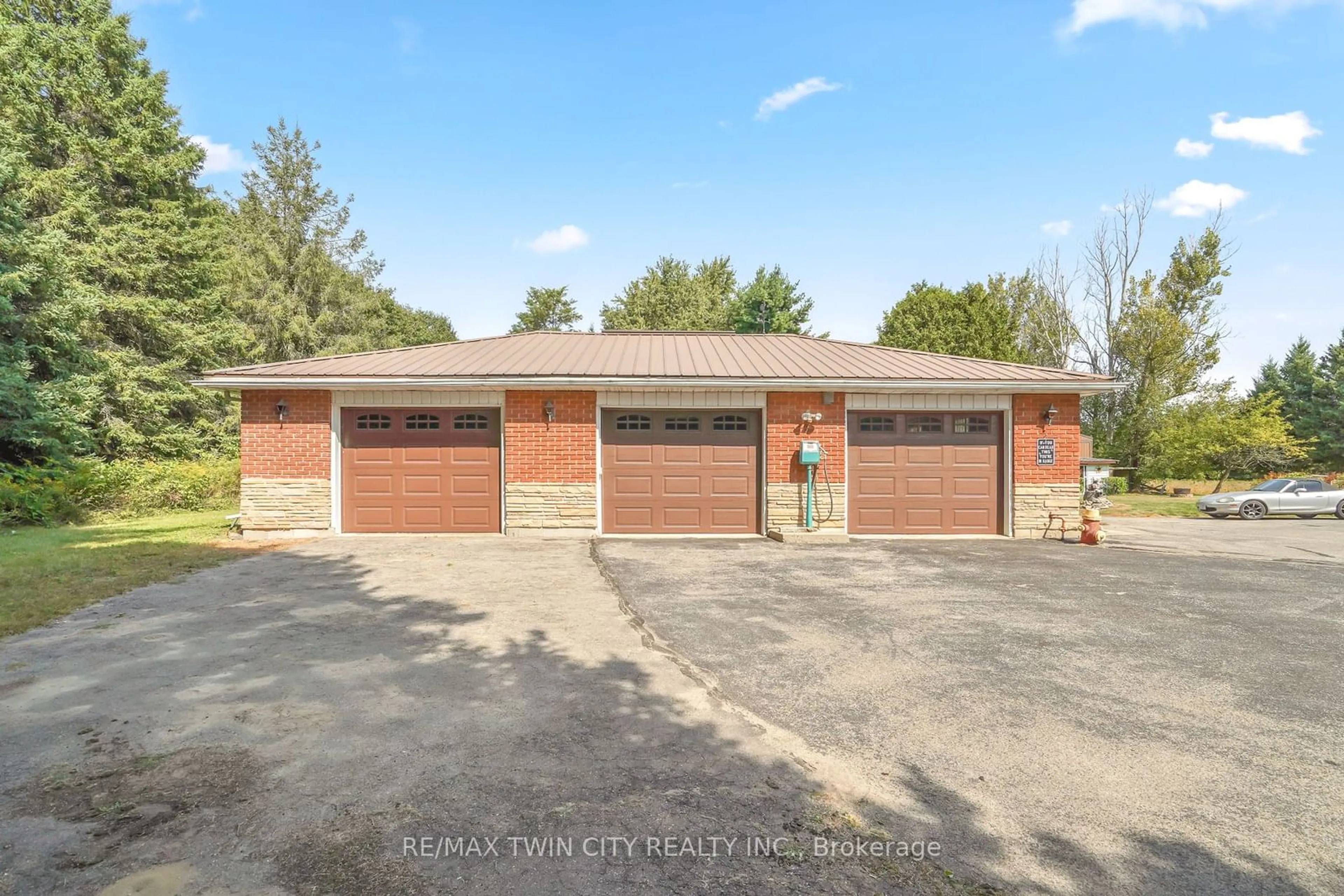 Home with brick exterior material for 165 McGill Rd, Brant Ontario N0E 1K0