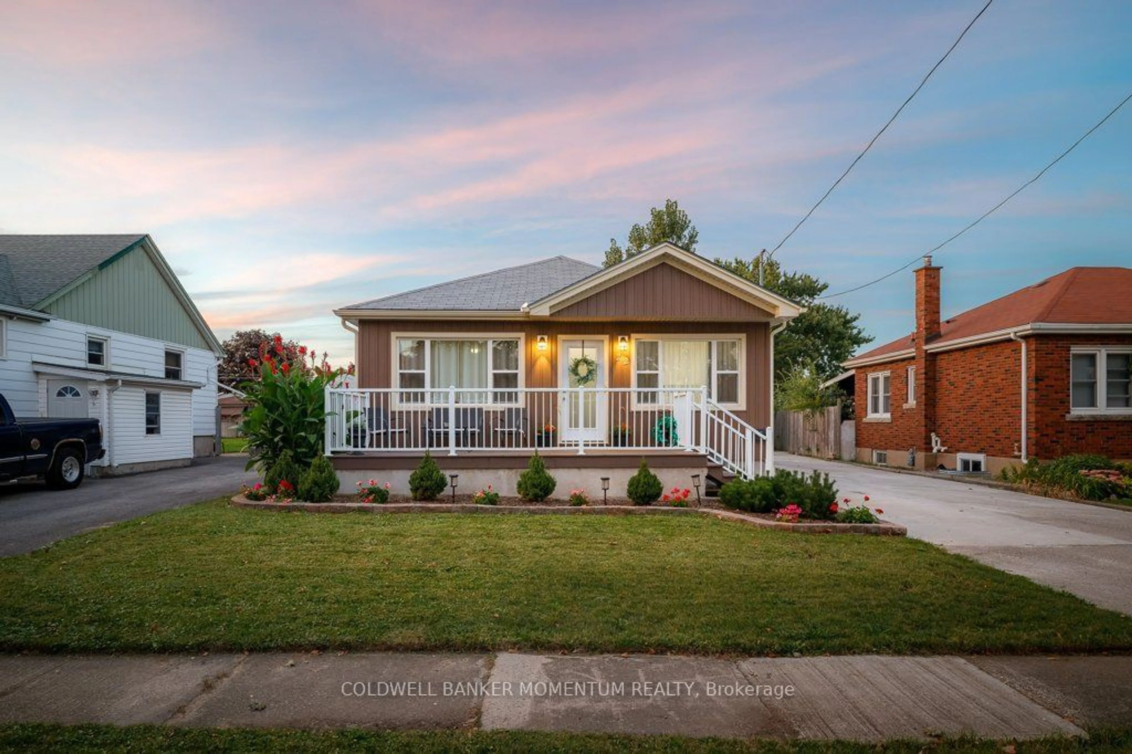 Home with brick exterior material, street for 22 Rose Ave, Thorold Ontario L2V 3C4