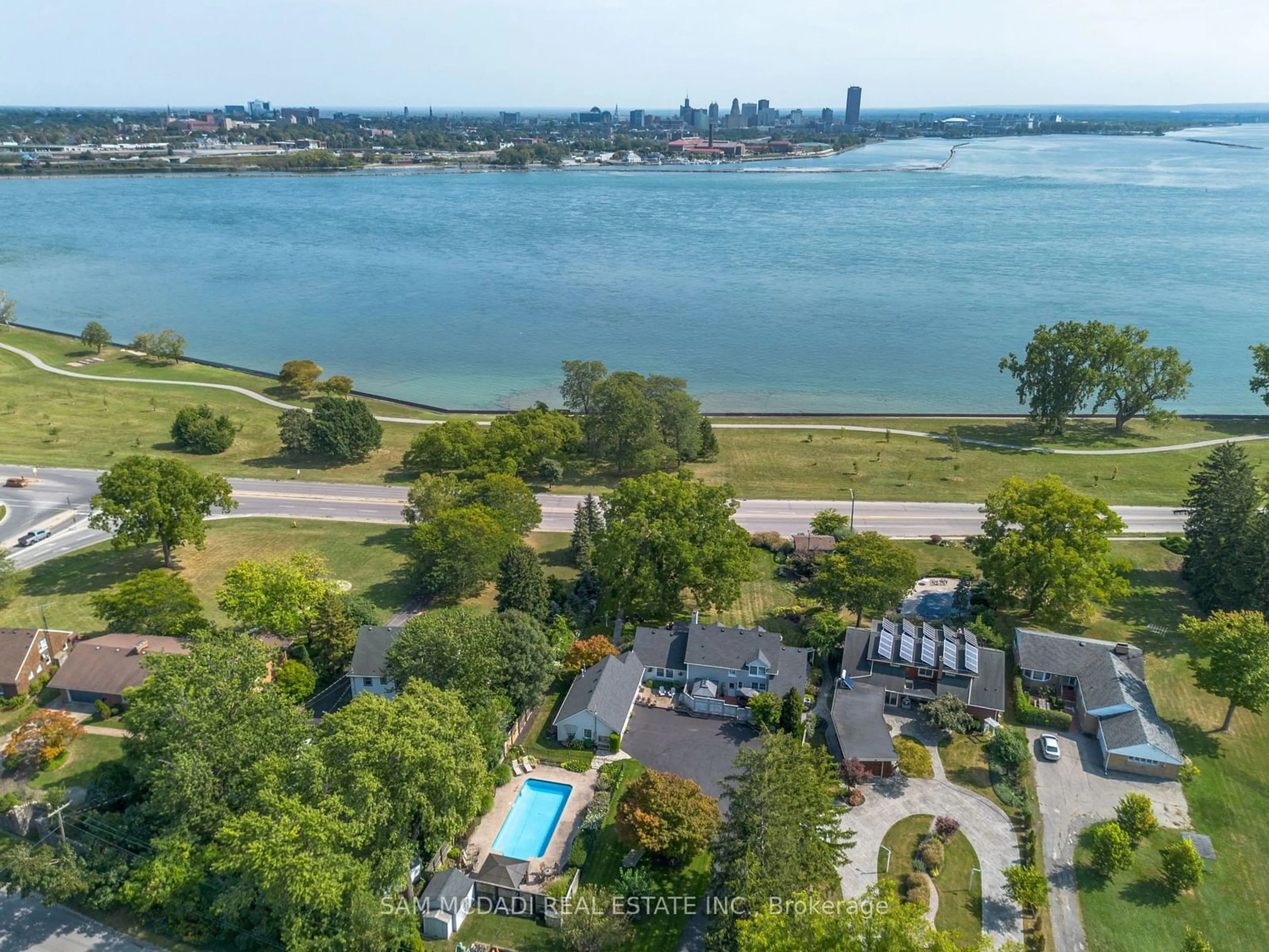 A pic from outside/outdoor area/front of a property/back of a property/a pic from drone, water/lake/river/ocean view for 14 Lakeshore Rd, Fort Erie Ontario L2A 1B1