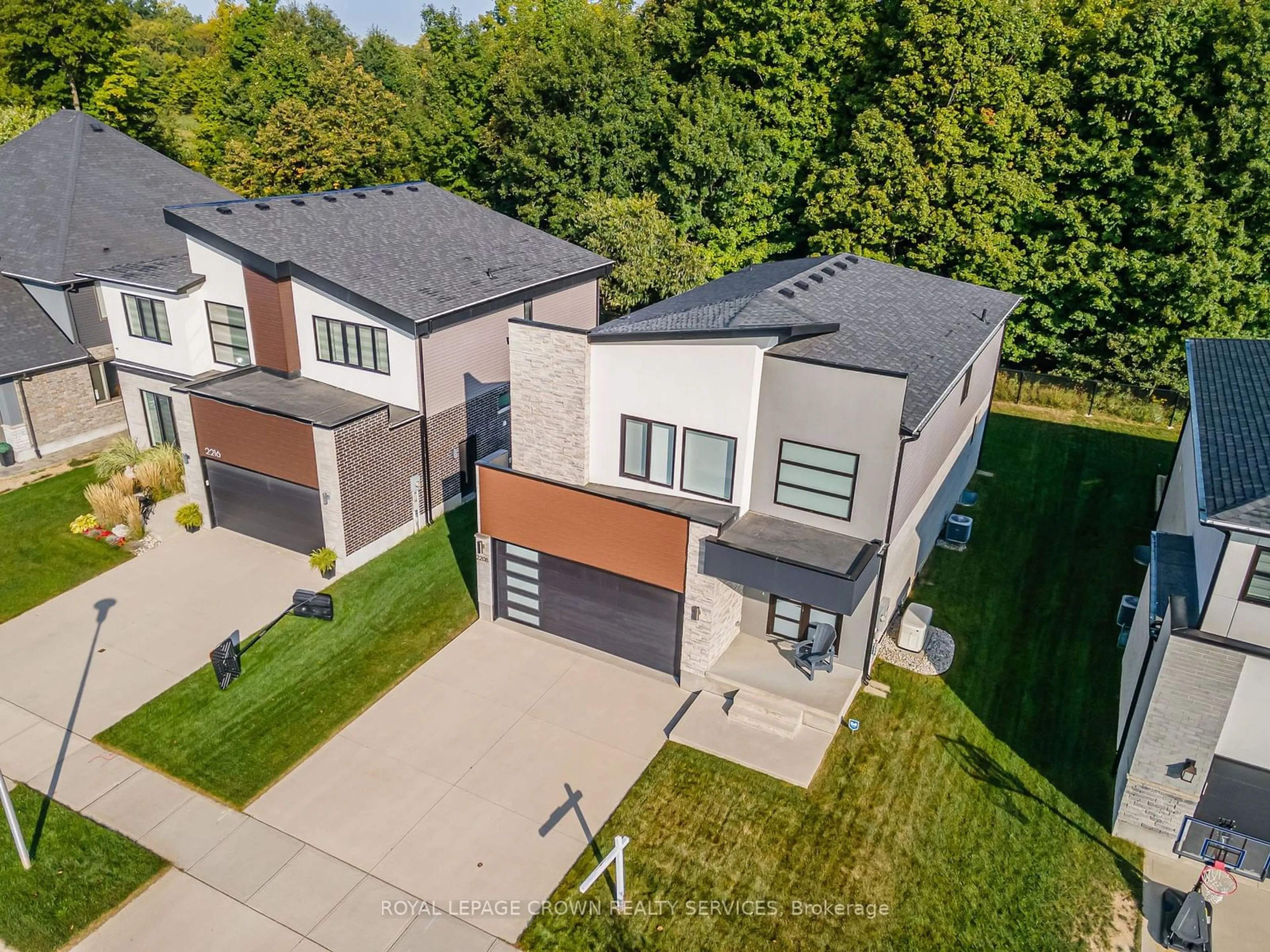 Frontside or backside of a home, the street view for 2208 Red Thorne Ave, London Ontario N6P 0E5