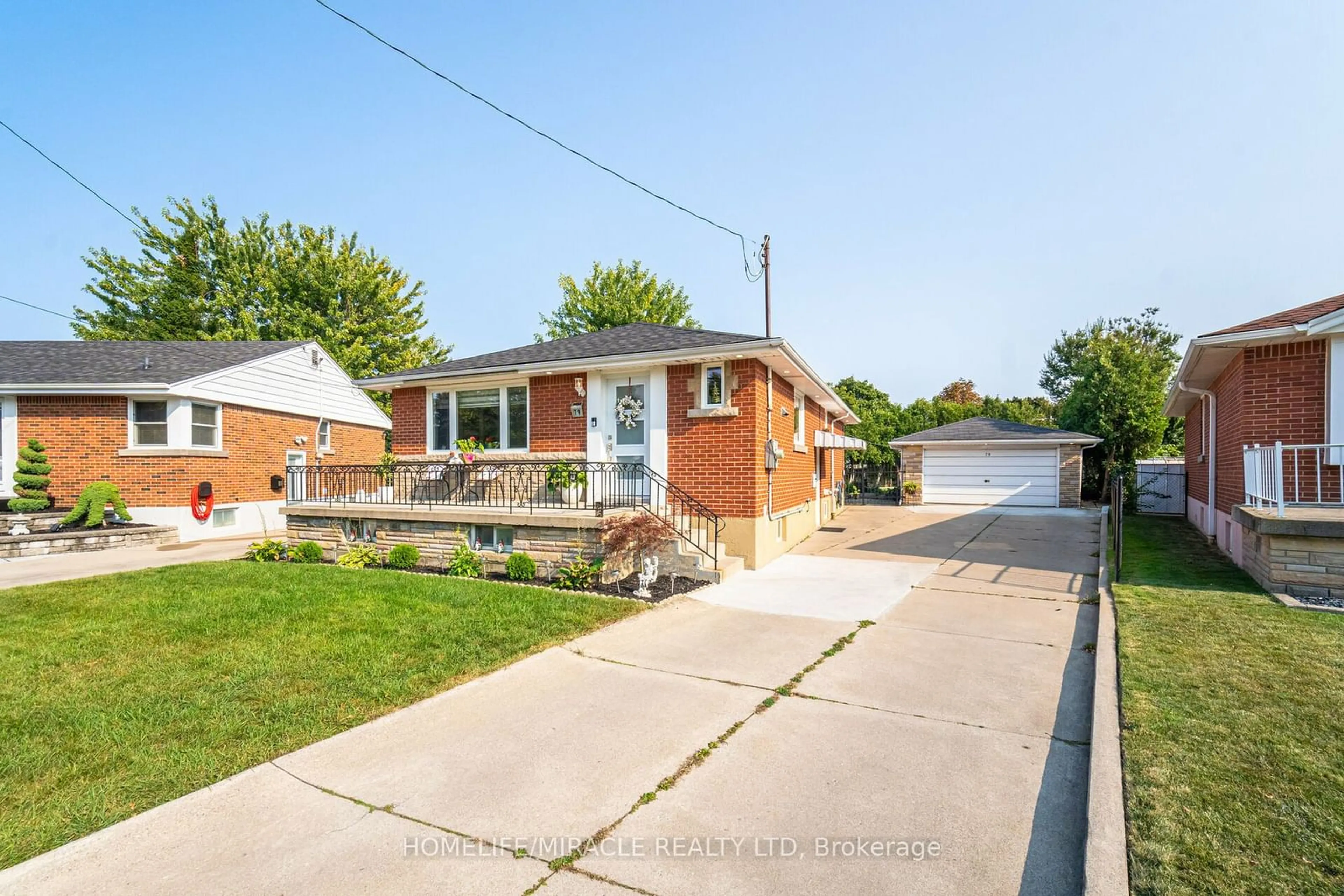 Frontside or backside of a home for 79 CASTLEFIELD Dr, Hamilton Ontario L8T 3R1