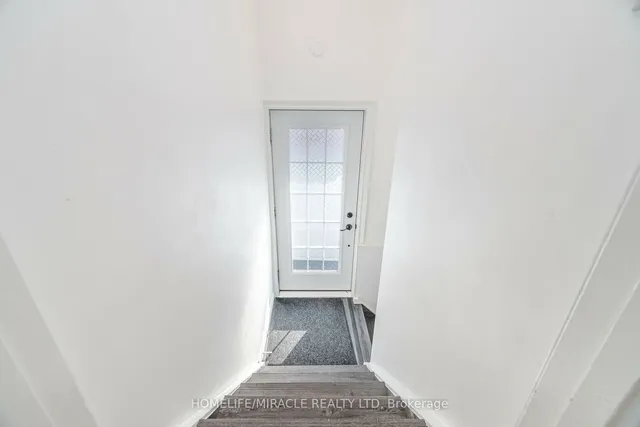 Additional image 19 of 79 CASTLEFIELD Dr