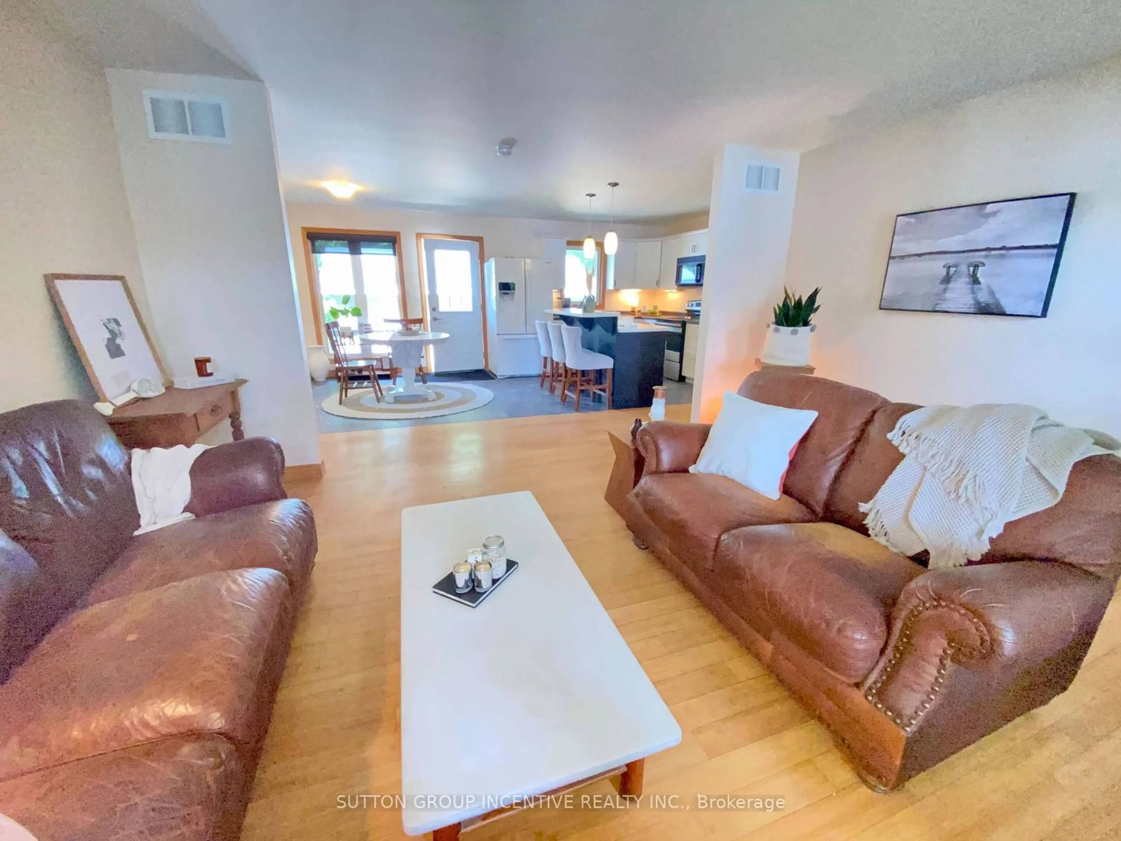 Living room, wood floors for 34 Hunts Rd, Huntsville Ontario P1H 2J4