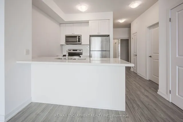 Additional property image - 450 Dundas St Unit 715