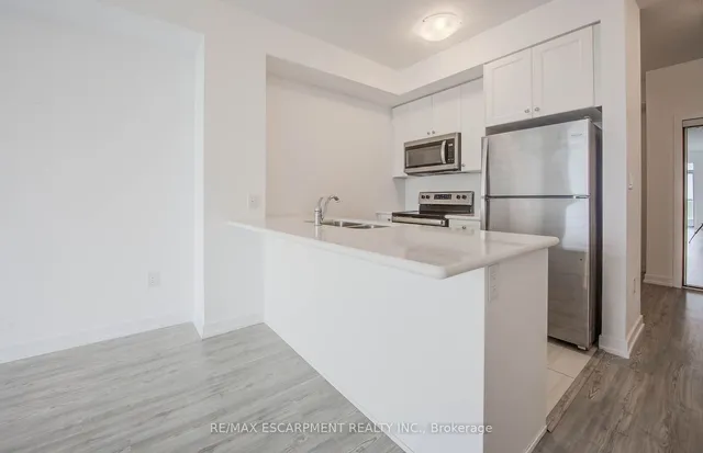Additional property image - 450 Dundas St Unit 715