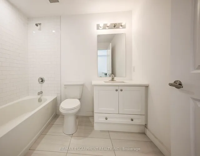Additional property image - 450 Dundas St Unit 715