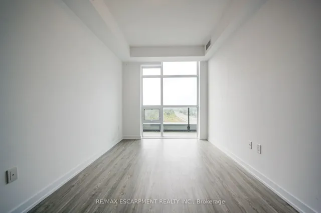 Additional property image - 450 Dundas St Unit 715