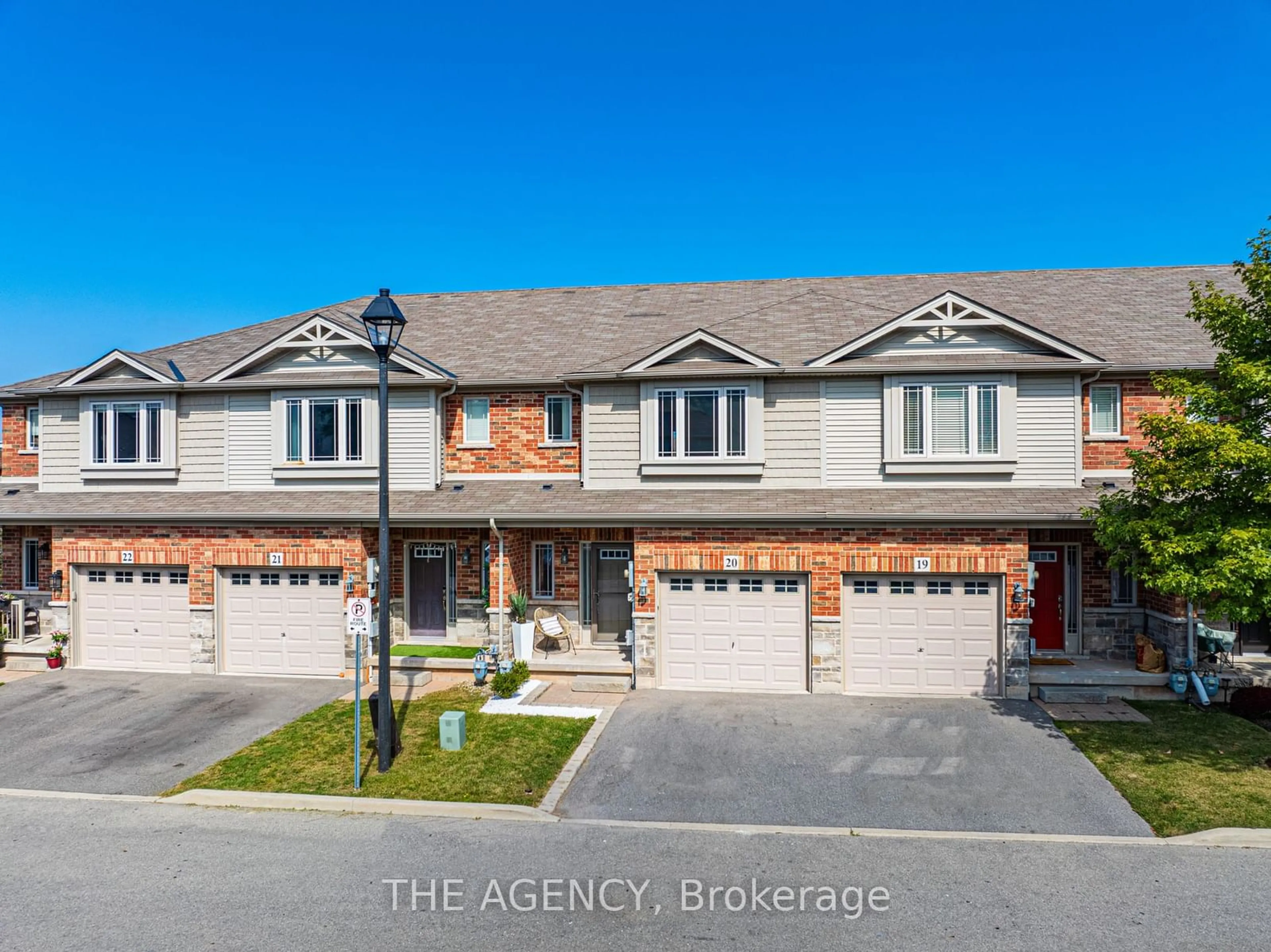 A pic from exterior of the house or condo, the street view for 6 Chestnut Dr #20, Grimsby Ontario L3M 0C4