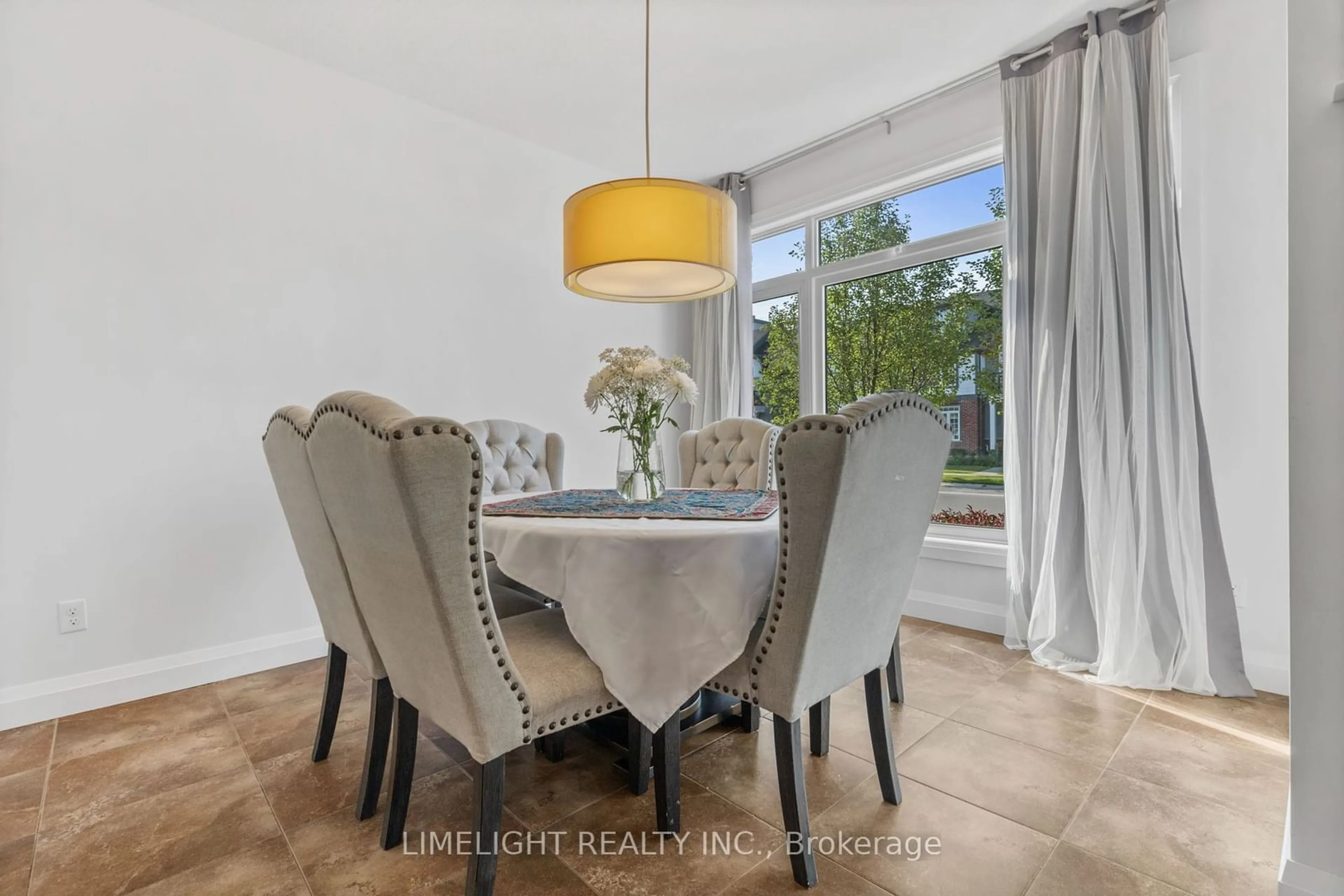 Dining room, wood floors for 302 Callaway Rd, London Ontario N0M 1C0