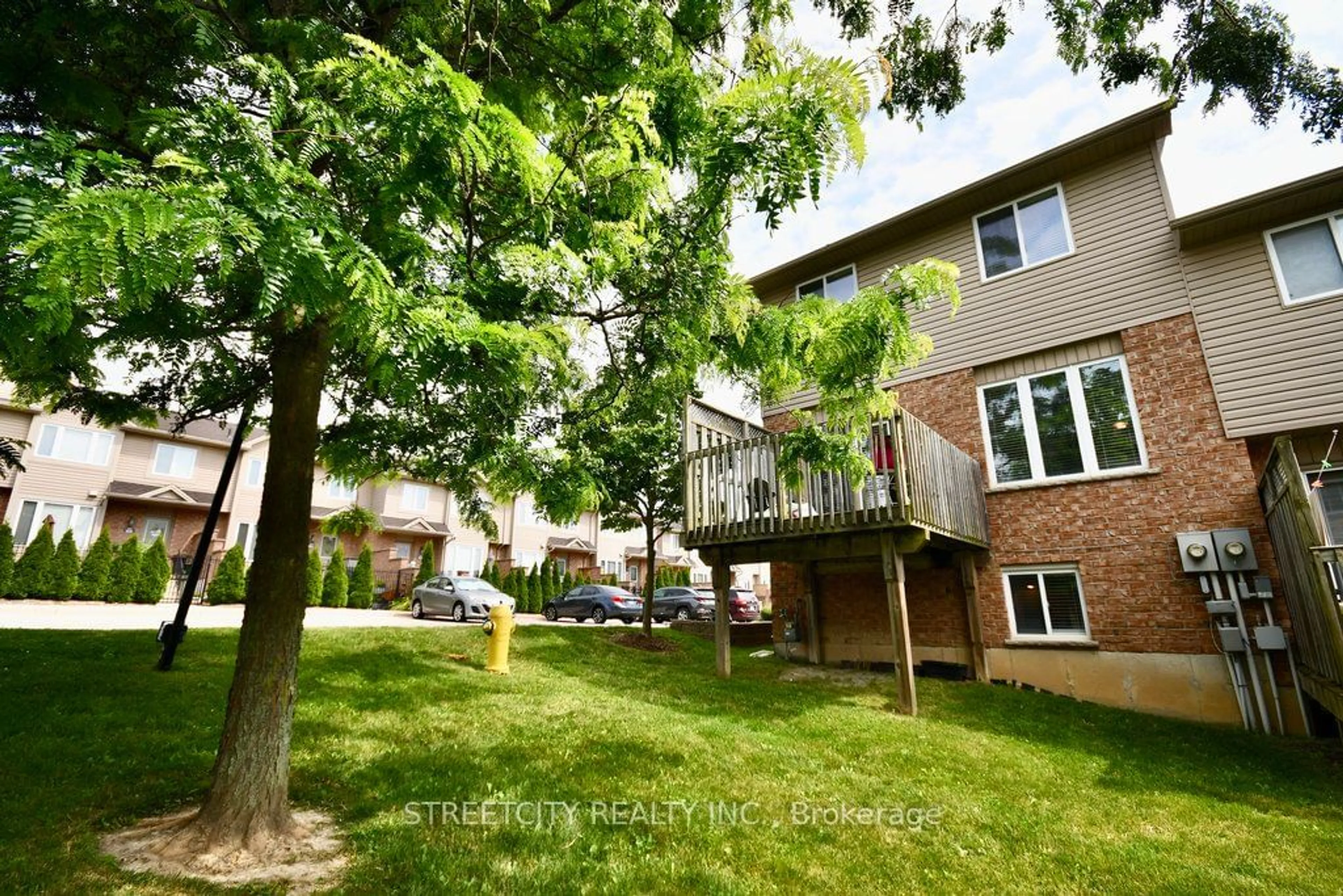 A pic from exterior of the house or condo for 1320 Savannah Dr #95, London Ontario N5X 0B7