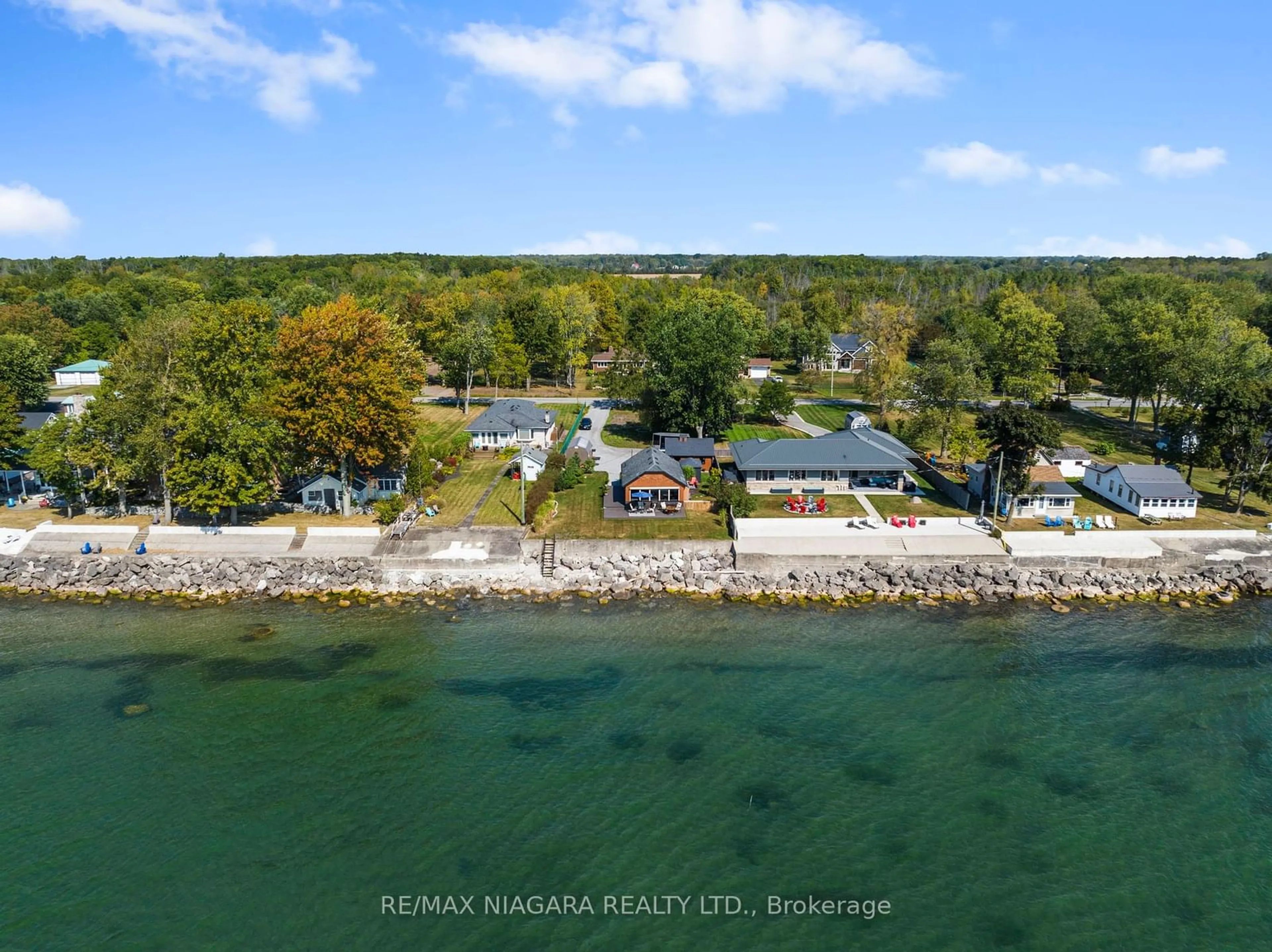 A pic from exterior of the house or condo, cottage for 10959 Lakeshore Rd, Wainfleet Ontario L3K 5V4