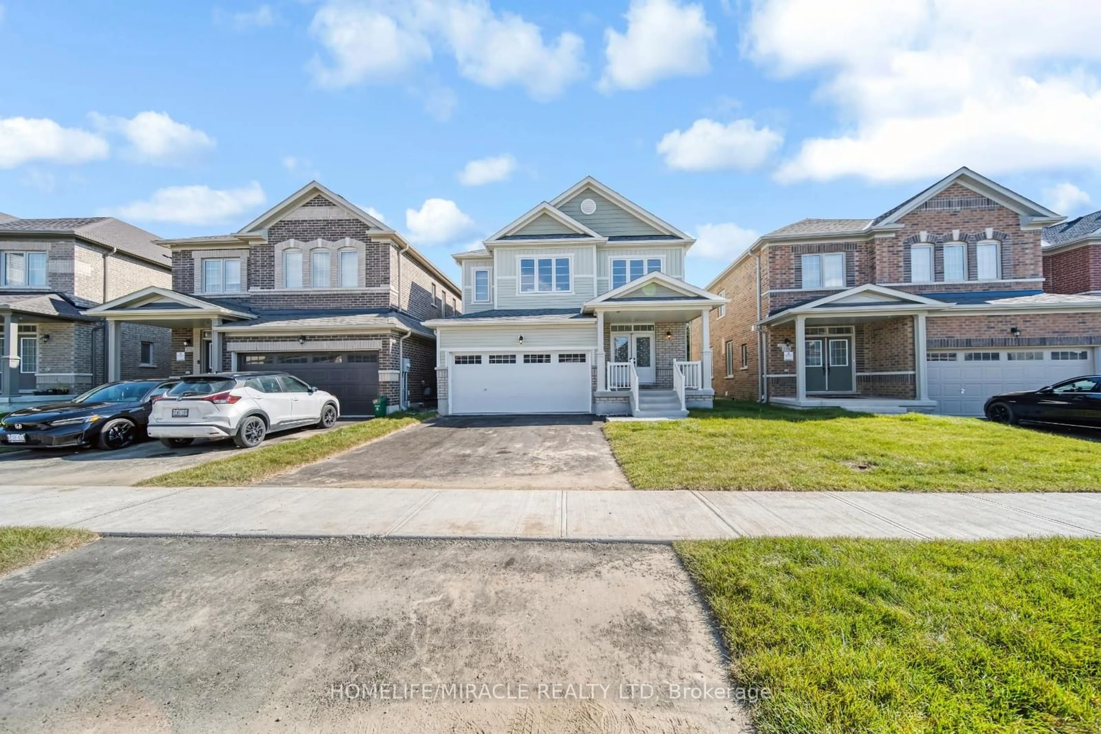 Frontside or backside of a home, the street view for 375 Leanne Lane, Shelburne Ontario L9V 3Y6