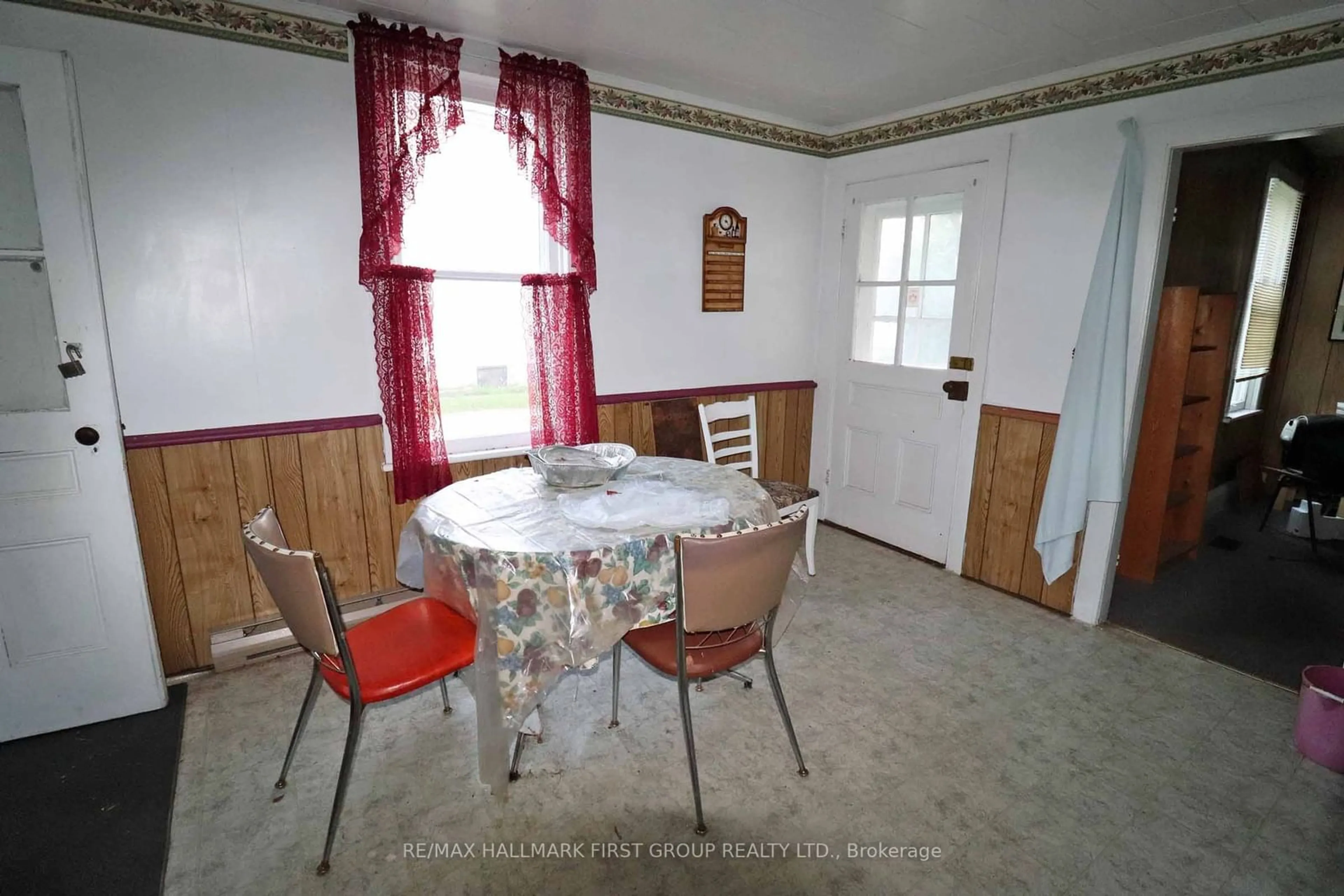 Dining room, unknown floor, cottage for 421-423 Minnie Ave, Tweed Ontario K0K 3J0