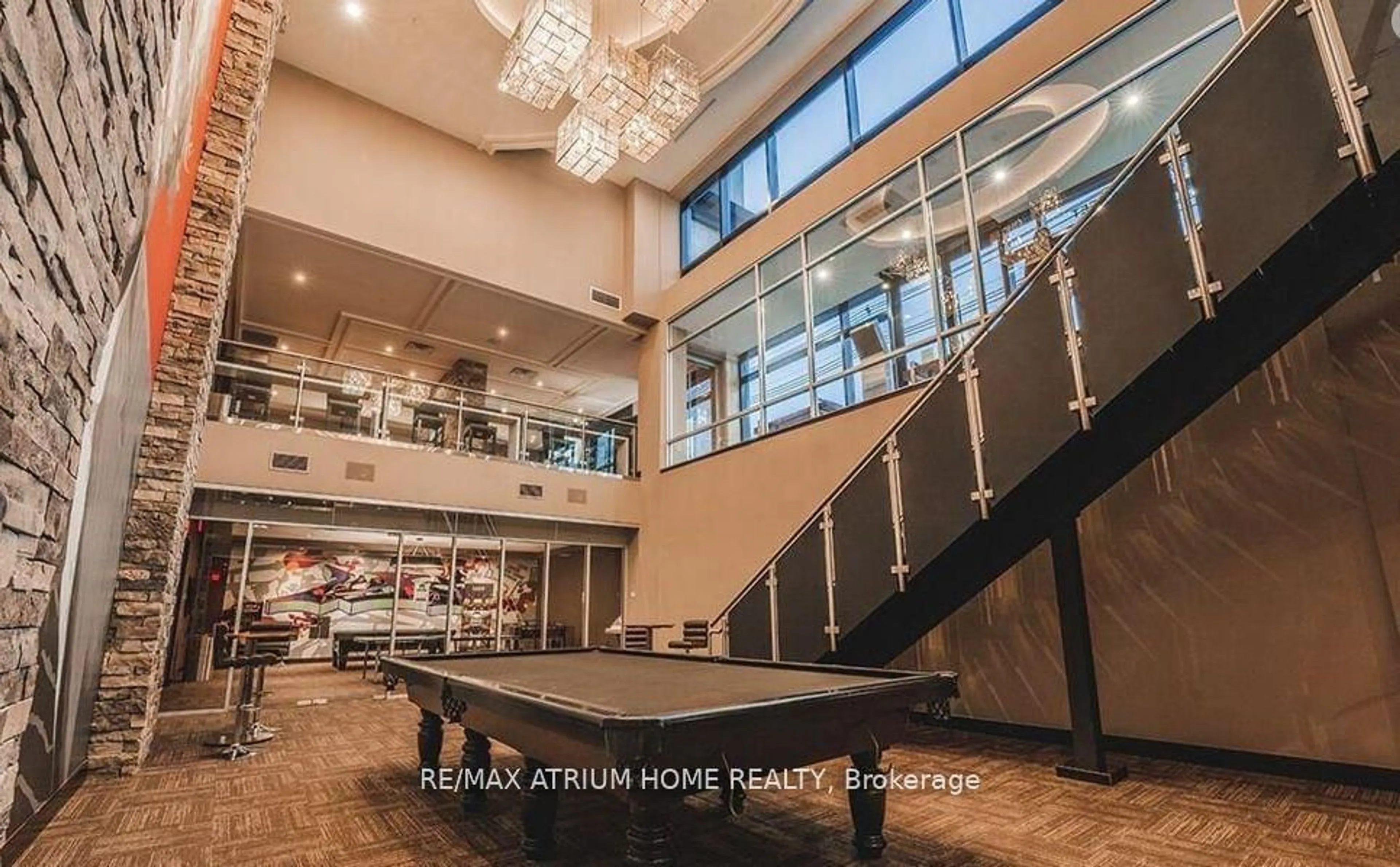 Indoor lobby, ceramic floors for 1235 Richmond St #1814, London Ontario N6A 0C1