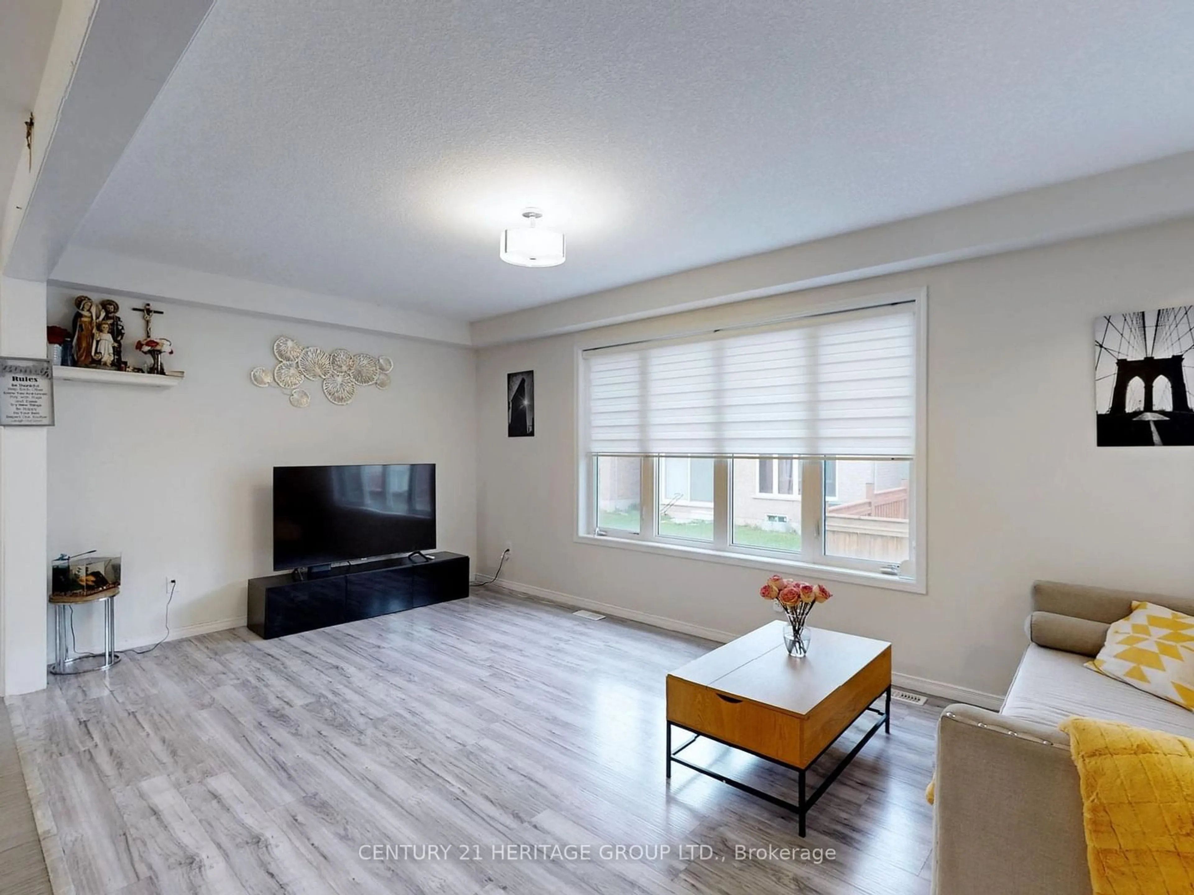 A pic of a room, wood floors for 41 Sumac Dr, Haldimand Ontario N3W 0C2