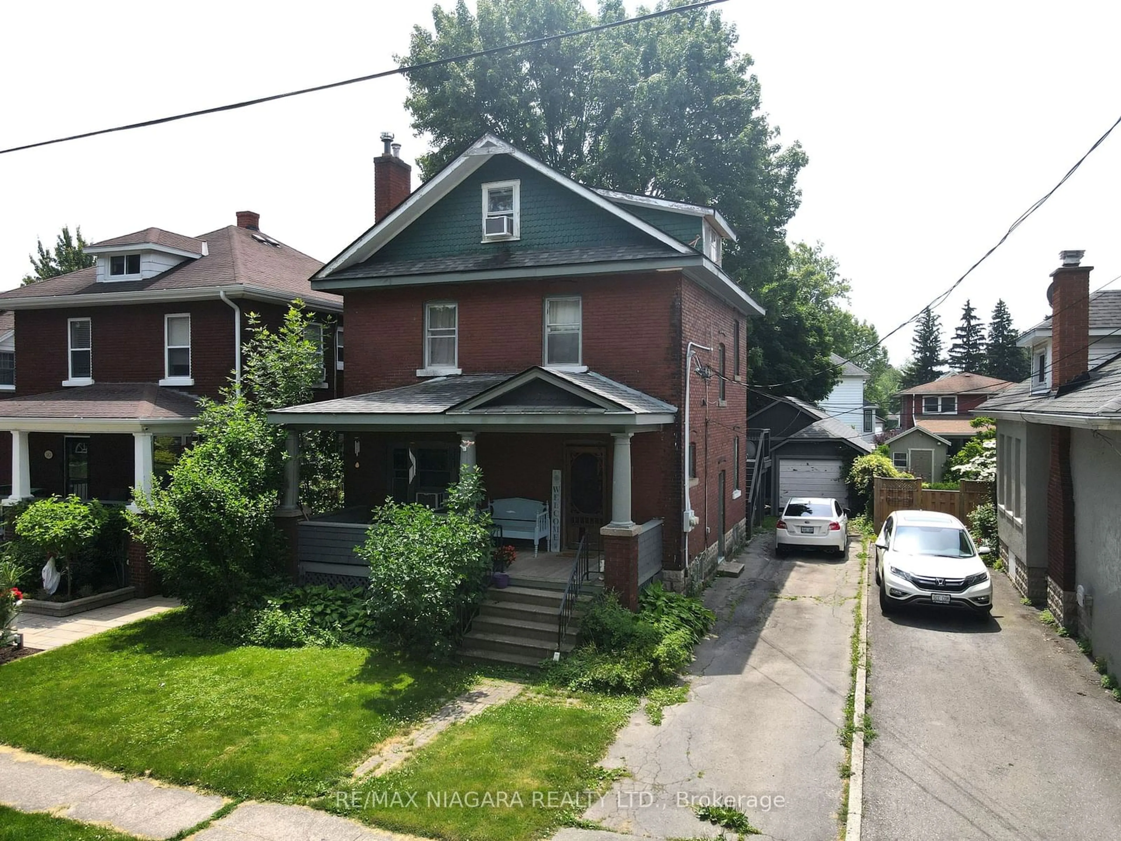 Frontside or backside of a home, the street view for 246 Kent St, Port Colborne Ontario L3K 3A1