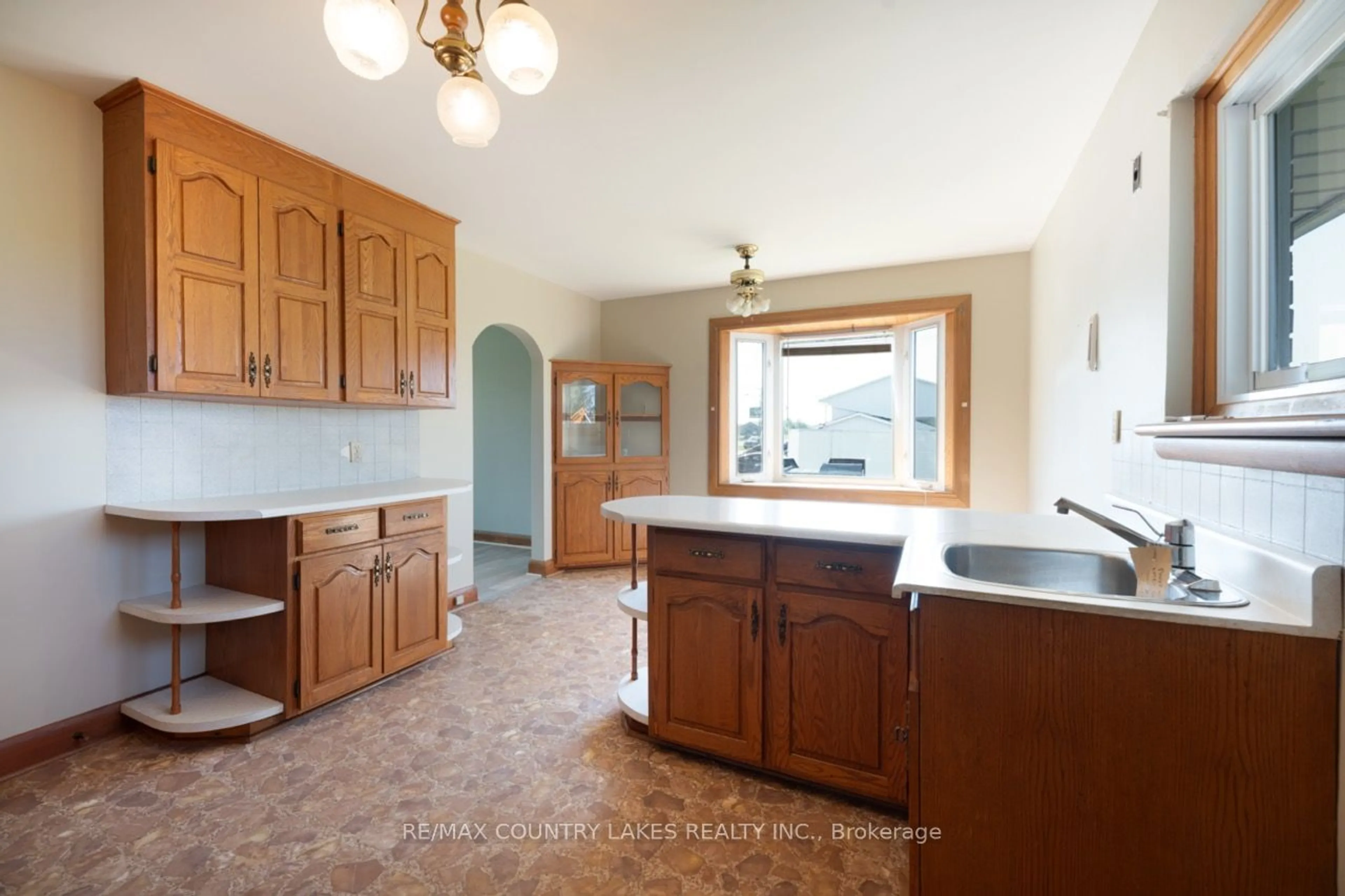 Standard kitchen, wood floors, cottage for 895 Highway 7 Rd, Kawartha Lakes Ontario K0M 2M0