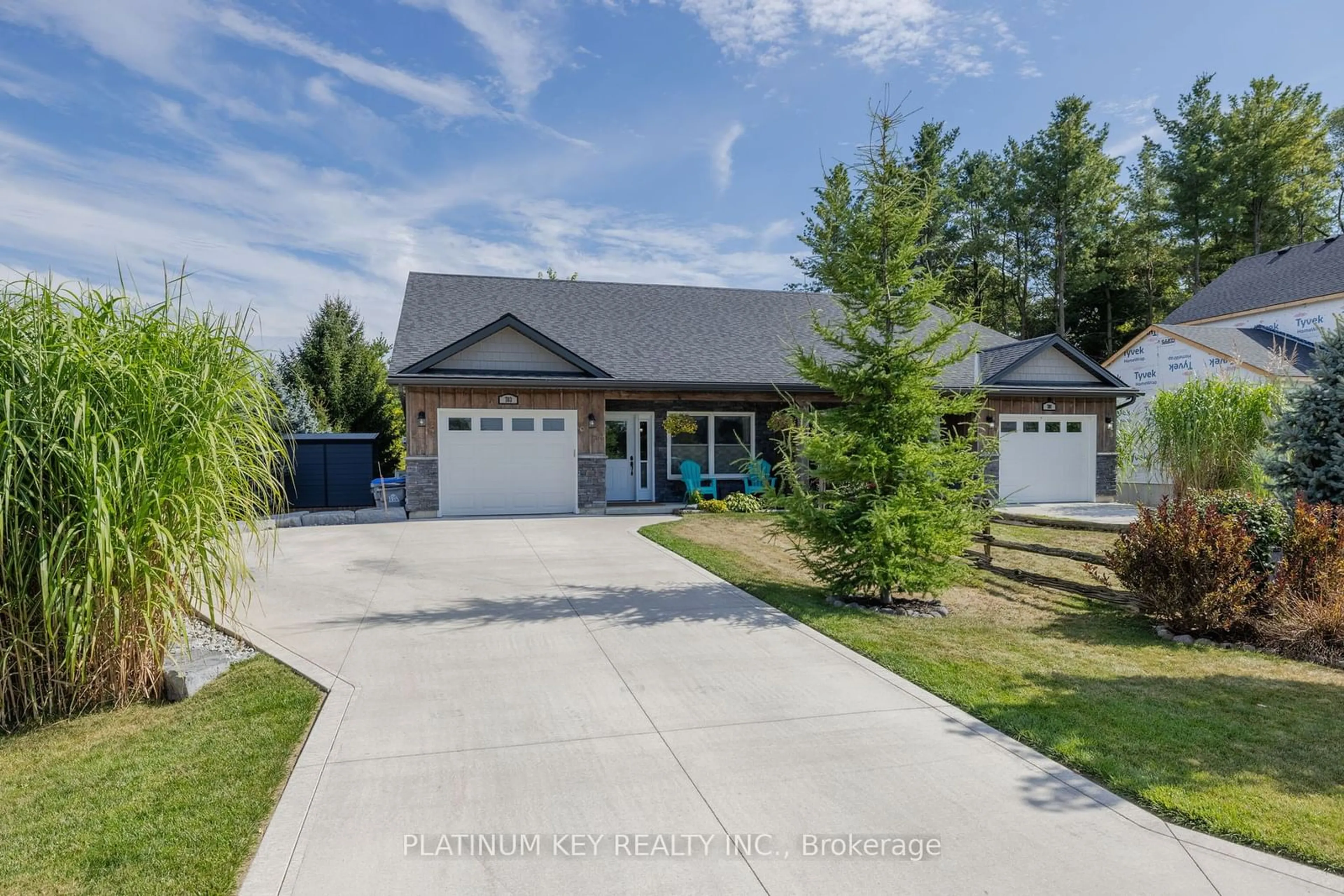 Frontside or backside of a home, cottage for 701 Regent St, Strathroy-Caradoc Ontario N0L 1W0